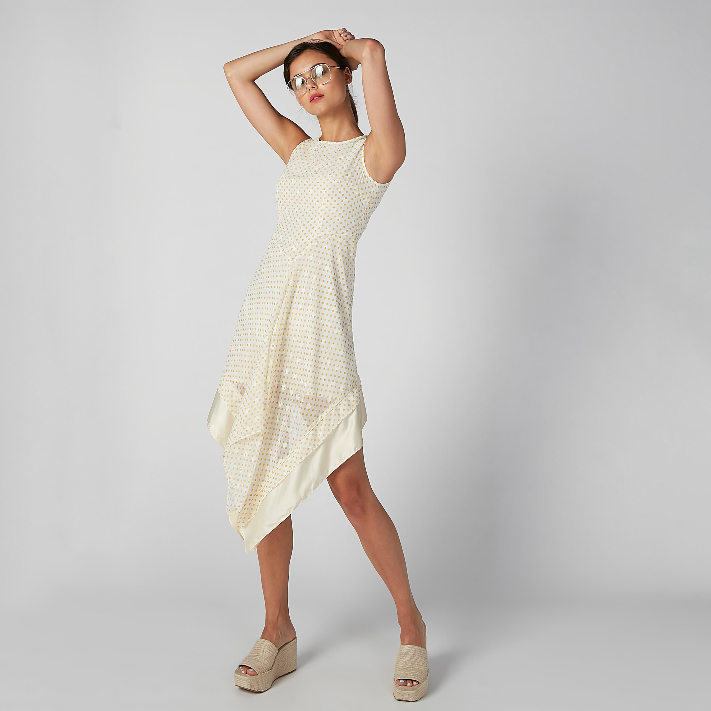 فستان متوسط الطول دون أكمام بحوّاف غير مستويّة وطبعات منقّطة-women-clothing-dresses-image-5