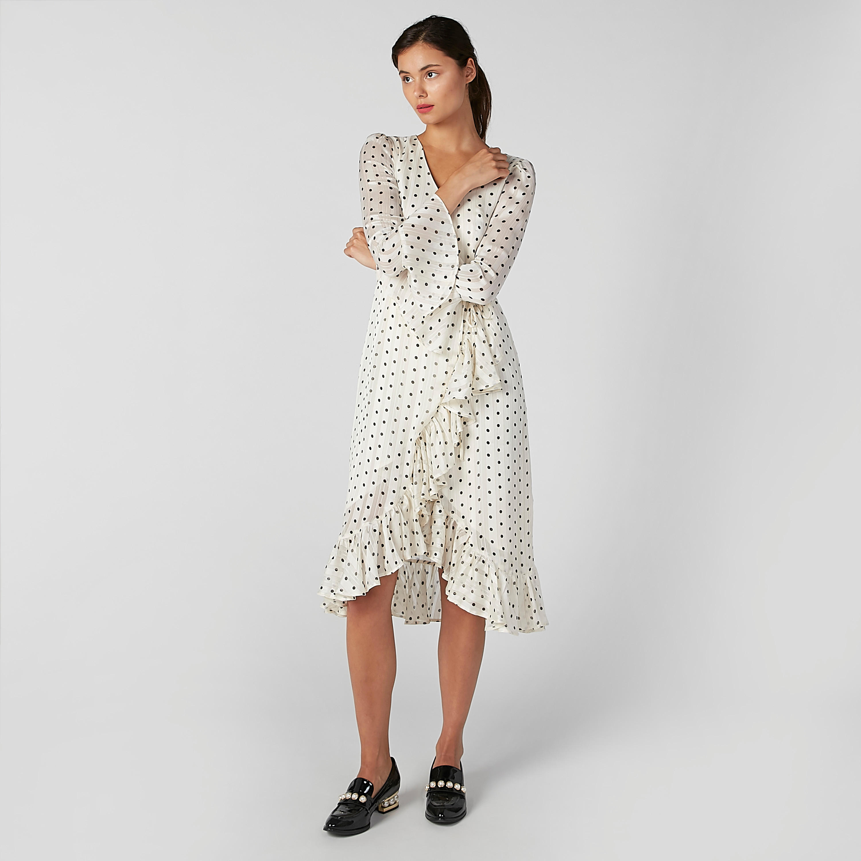 فستان ملفوف متوسط الطول بأكمام واسعة وطبعات منقّطة-women-clothing-dresses-image-3