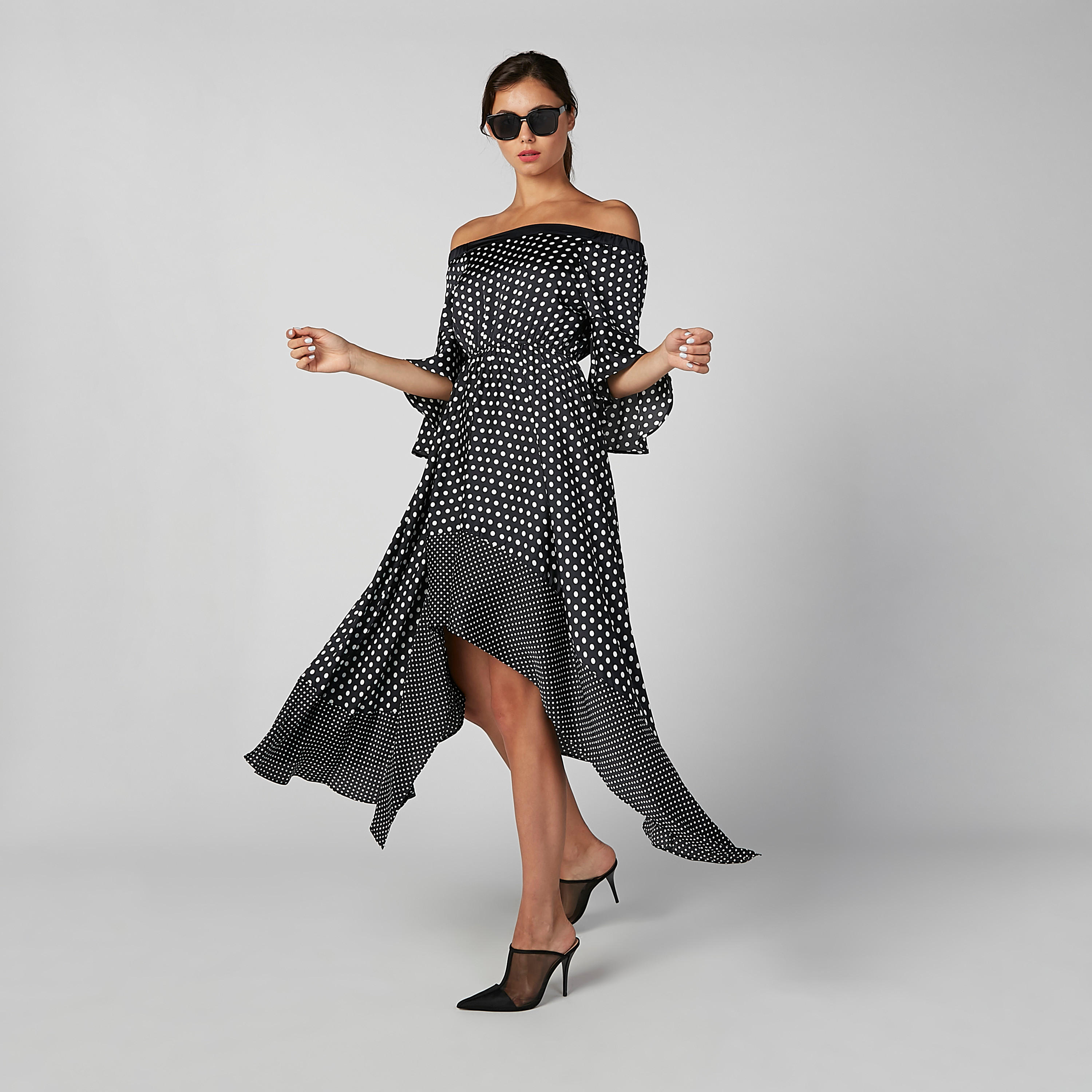 فستان مكشوف الأكتاف بحوّاف غير مستوية وطبعات منقّطة-women-clothing-dresses-image-5