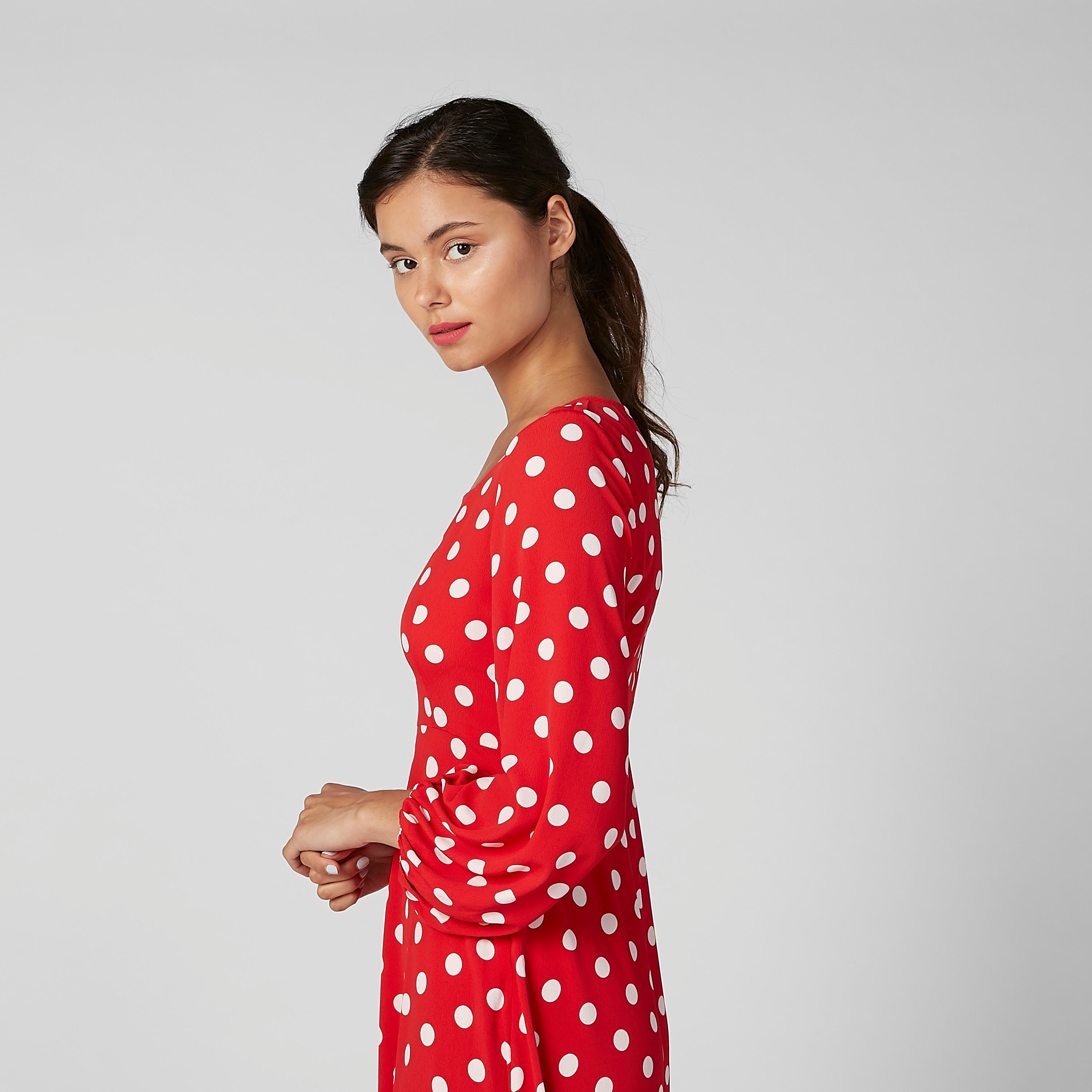 فستان إيه لاين بياقة مربّعة وأكمام بأساور مطّاطية وطبعات منقّطة-women-clothing-dresses-image-3