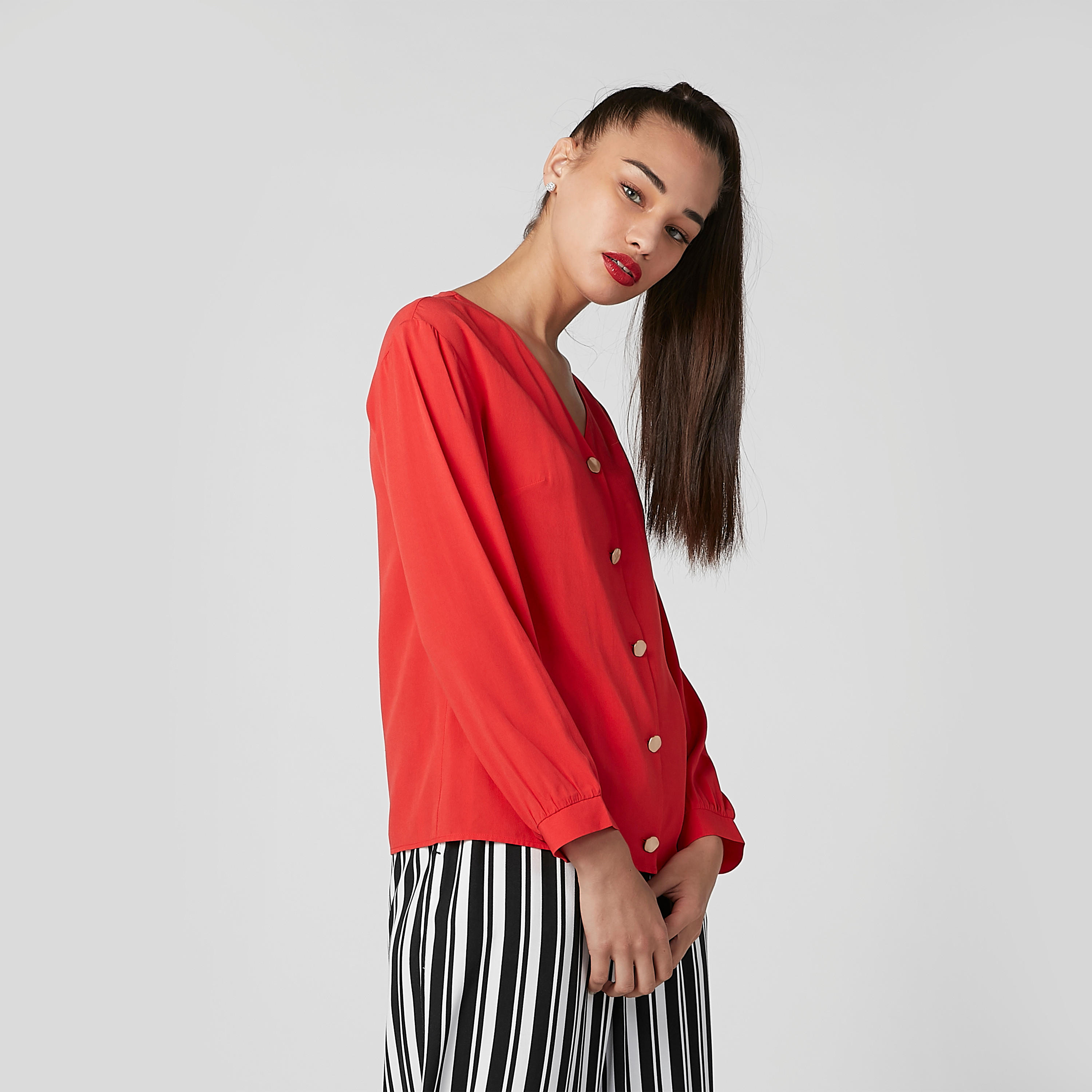 بلوزة سادة بياقة V وأكمام طويلة وأزرار-women-clothing-shirtsandblouses-blouses-image-6