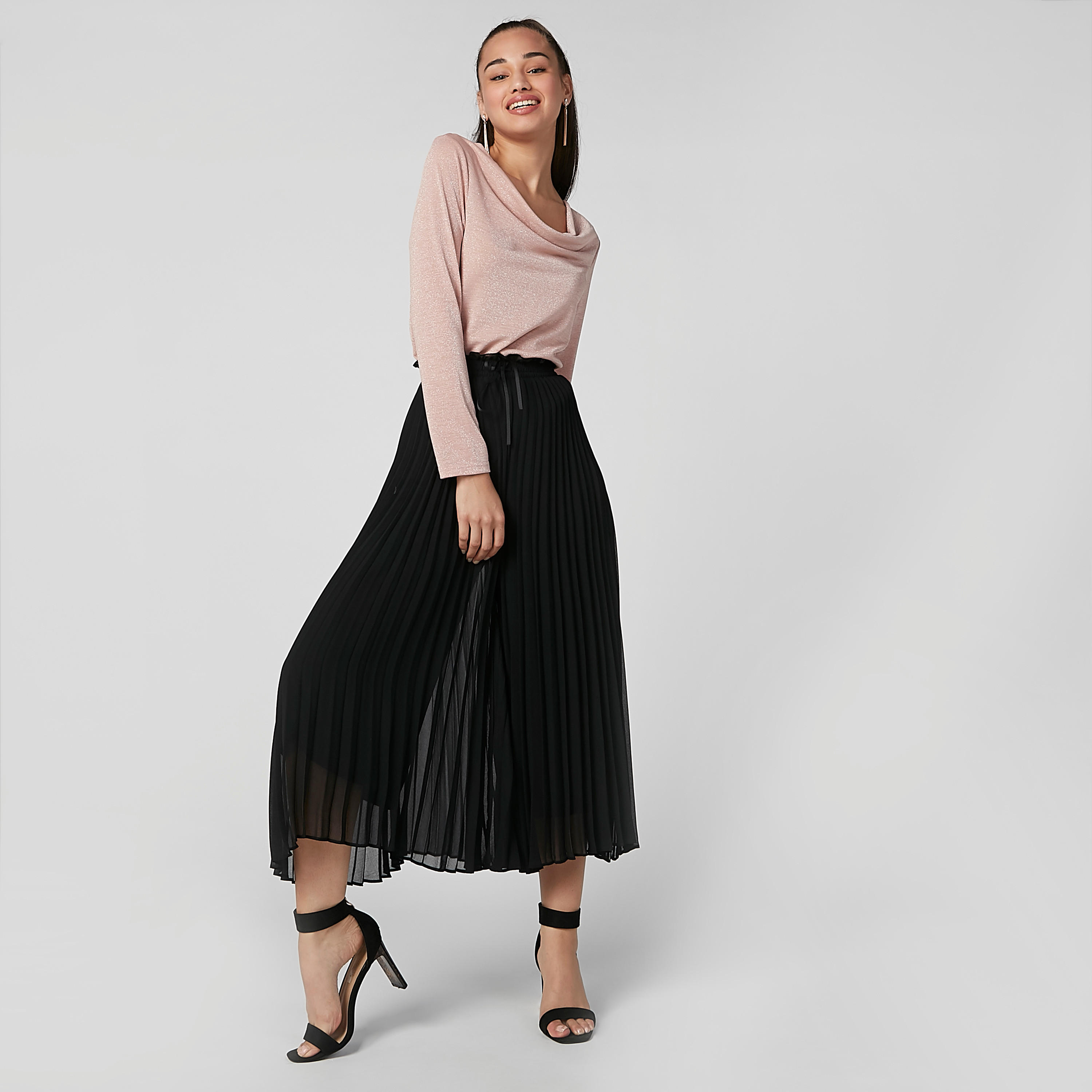 بلوزة بارزة الملمس بياقة منسدلة وأكمام طويلة-women-clothing-shirtsandblouses-blouses-image-1