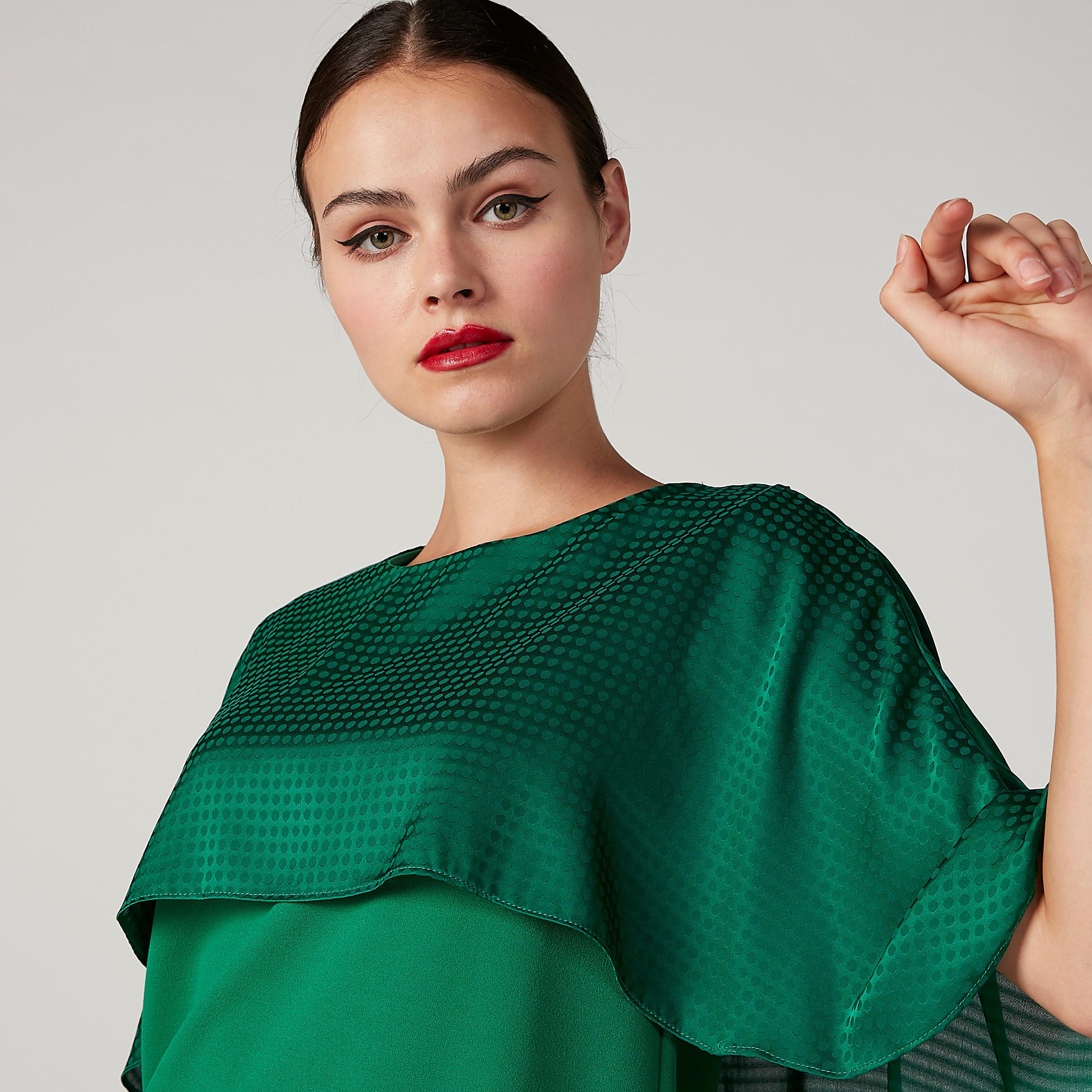 بلوزة بارزة الملمس بياقة عميقة وأكمام قصيرة-women-clothing-shirtsandblouses-blouses-image-3