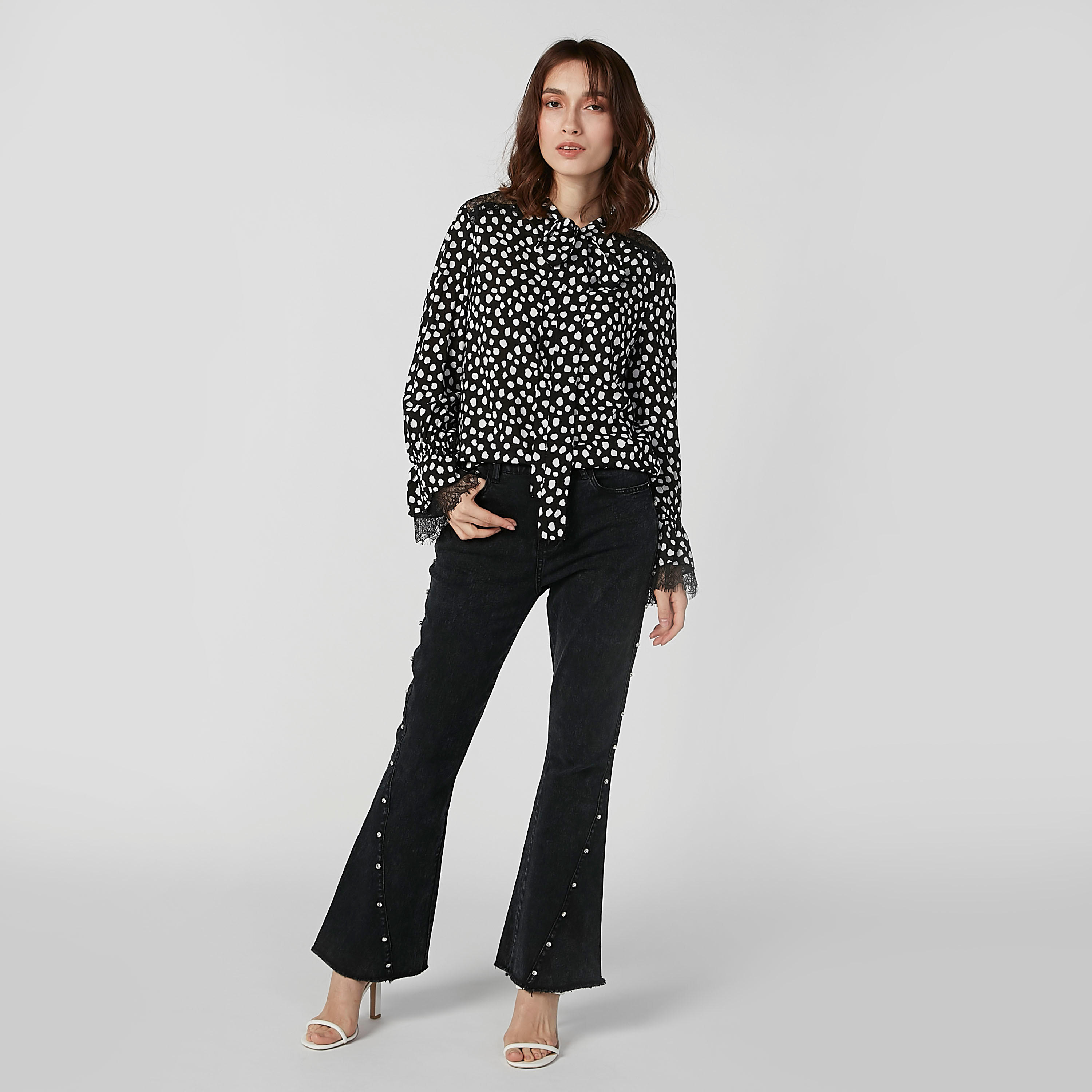 بلوزة مستدامة بأكمام طويلة وفيونكة وطبعات-women-clothing-shirtsandblouses-blouses-image-3