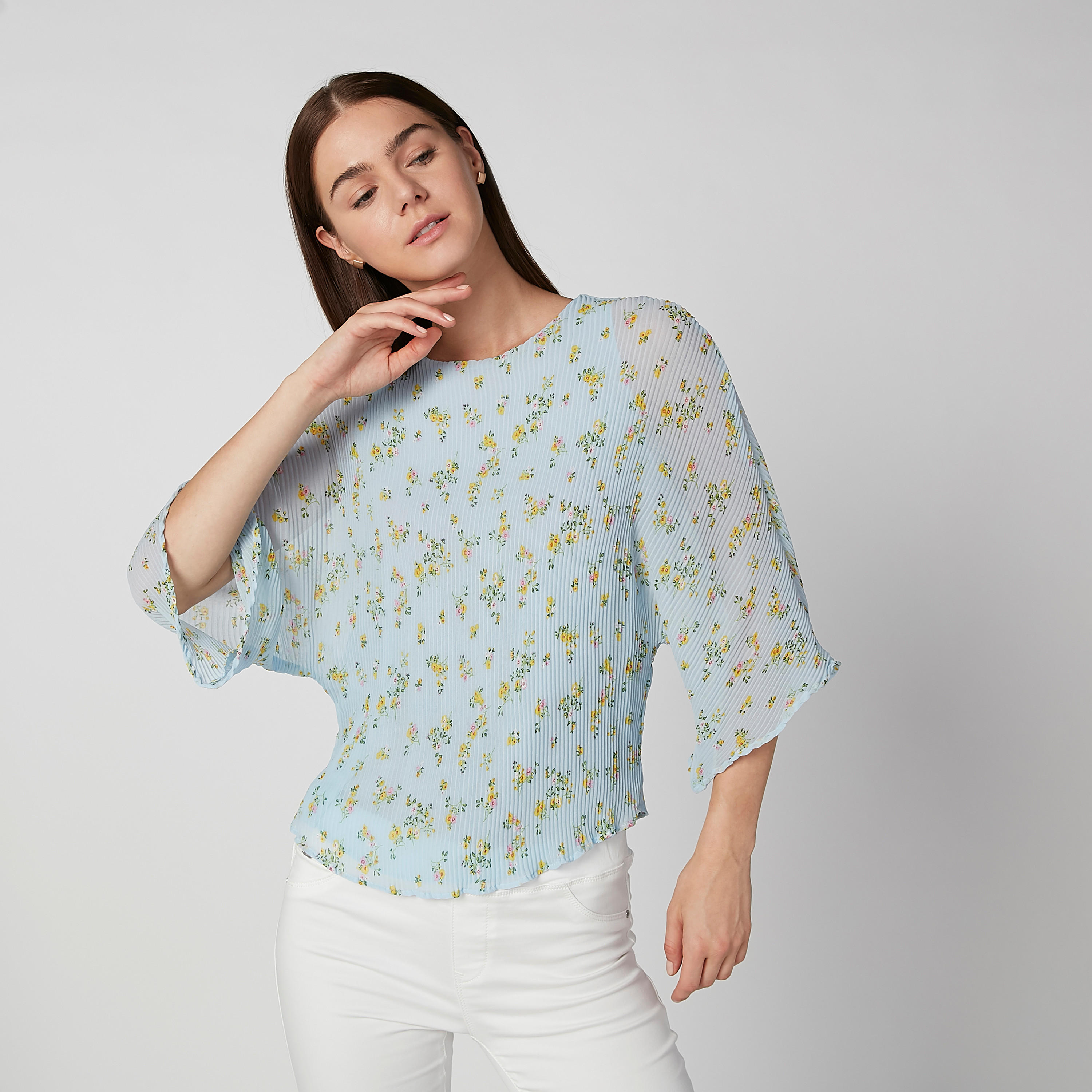 بلوزة مستدامة بياقة مستديرة وأكمام واسعة وطبعات زهرية-women-clothing-shirtsandblouses-blouses-image-2