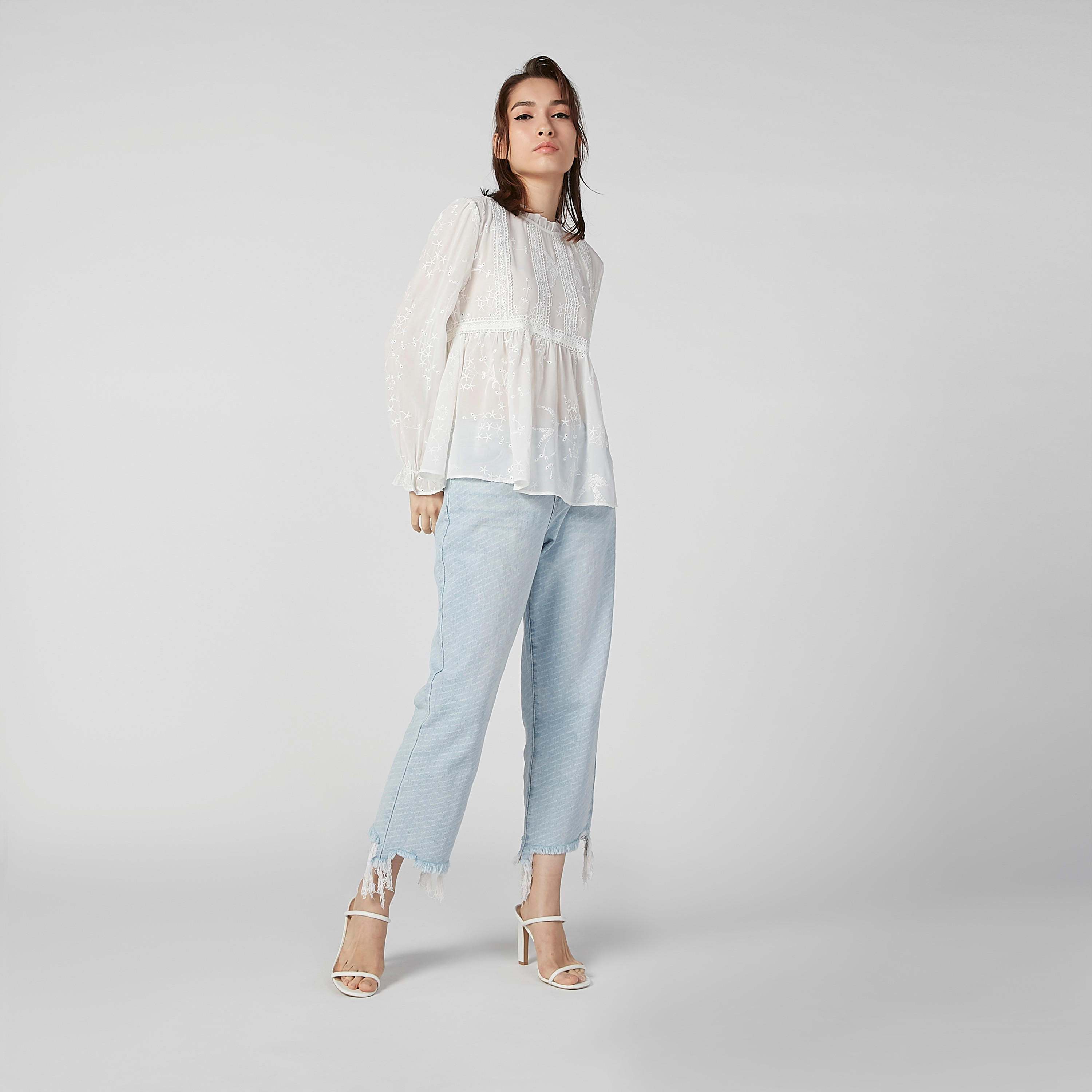 بلوزة مستدامة شيفلي بياقة عالية وأكمام واسعة-women-clothing-shirtsandblouses-blouses-image-3