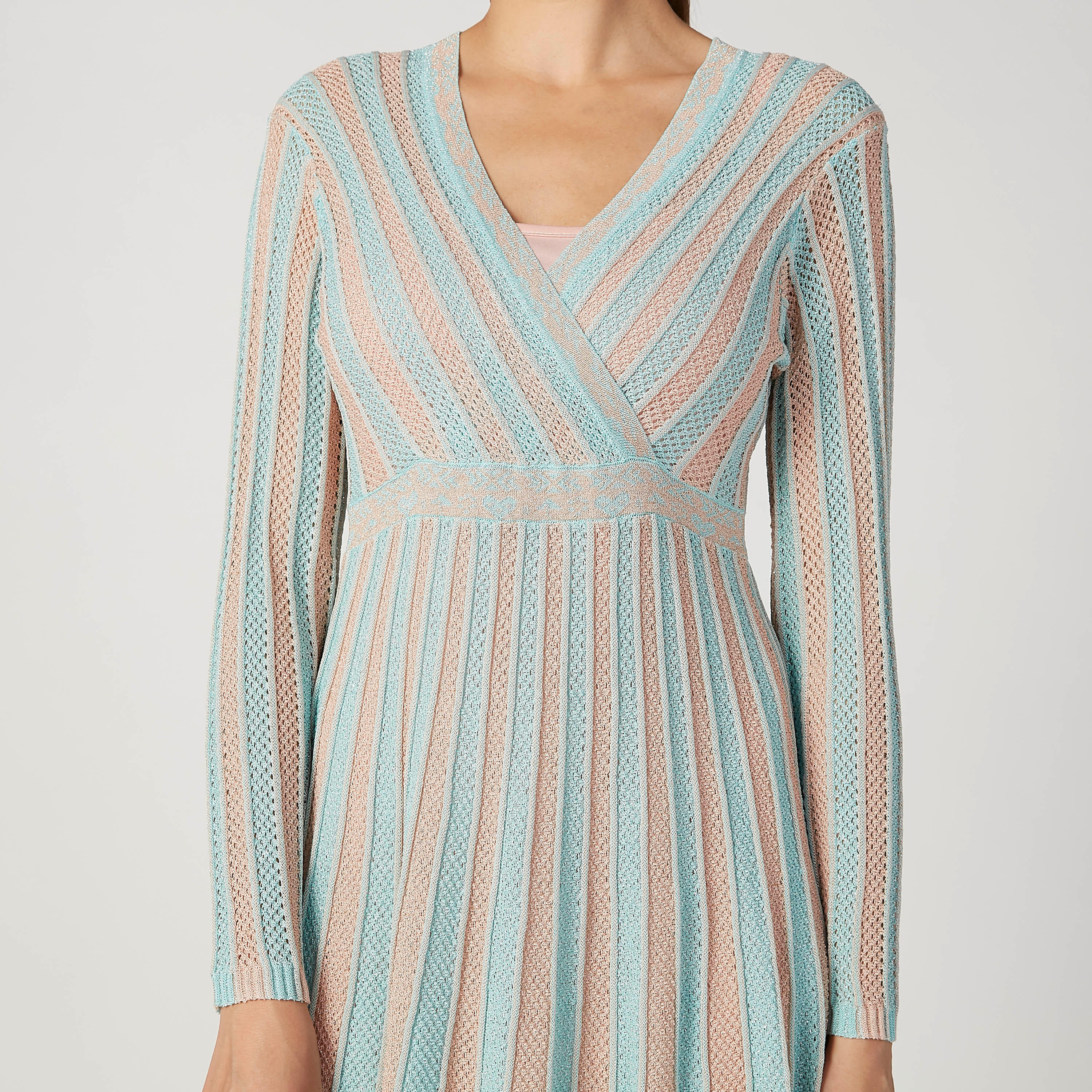 فستان قصير إيه لاين بارز الملمس بياقة V وأكمام طويلة-women-clothing-dresses-image-3