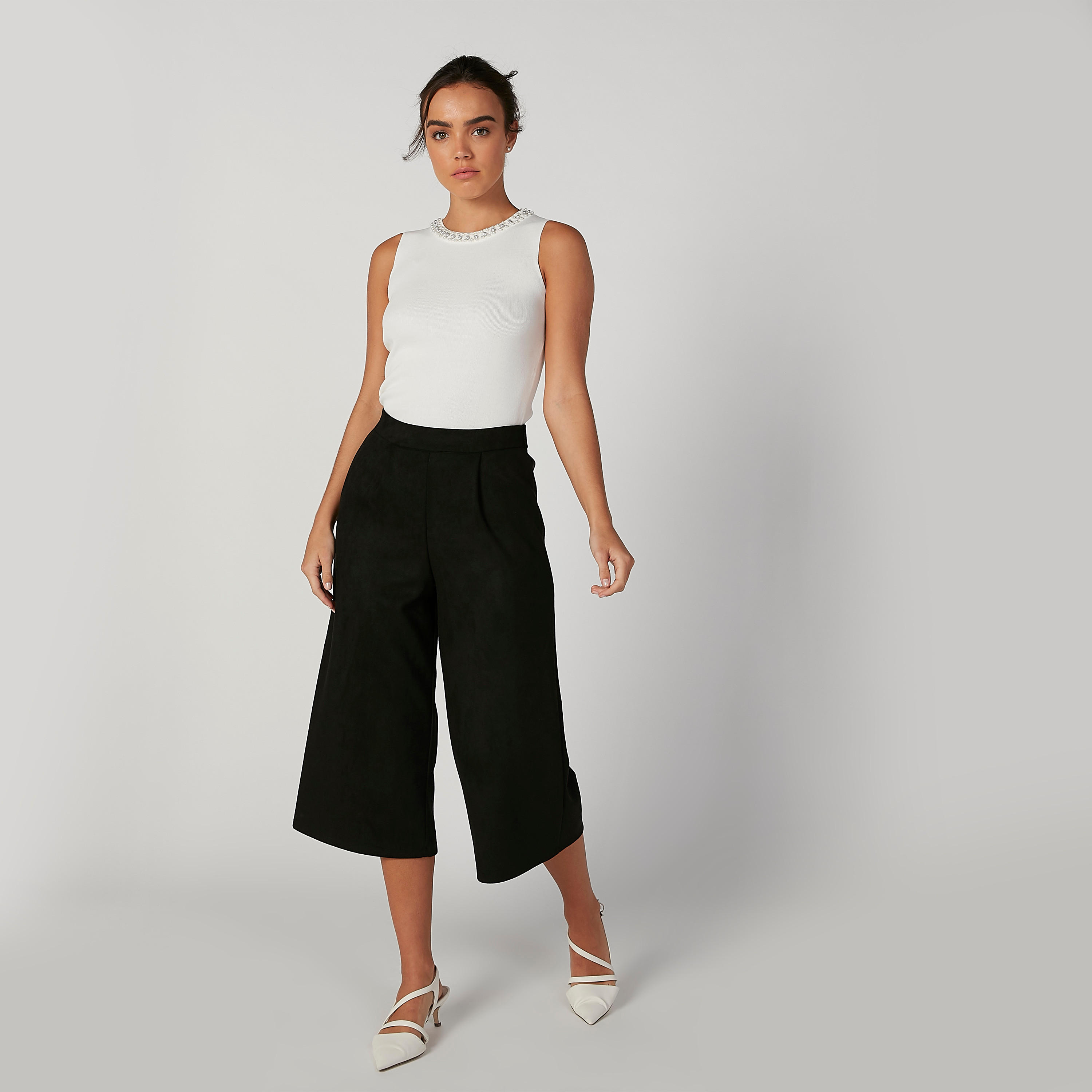 بنطال واسع الساقين سادة بقصّة واسعة وخصر مطّاطي-women-clothing-bottoms-trousers-image-3