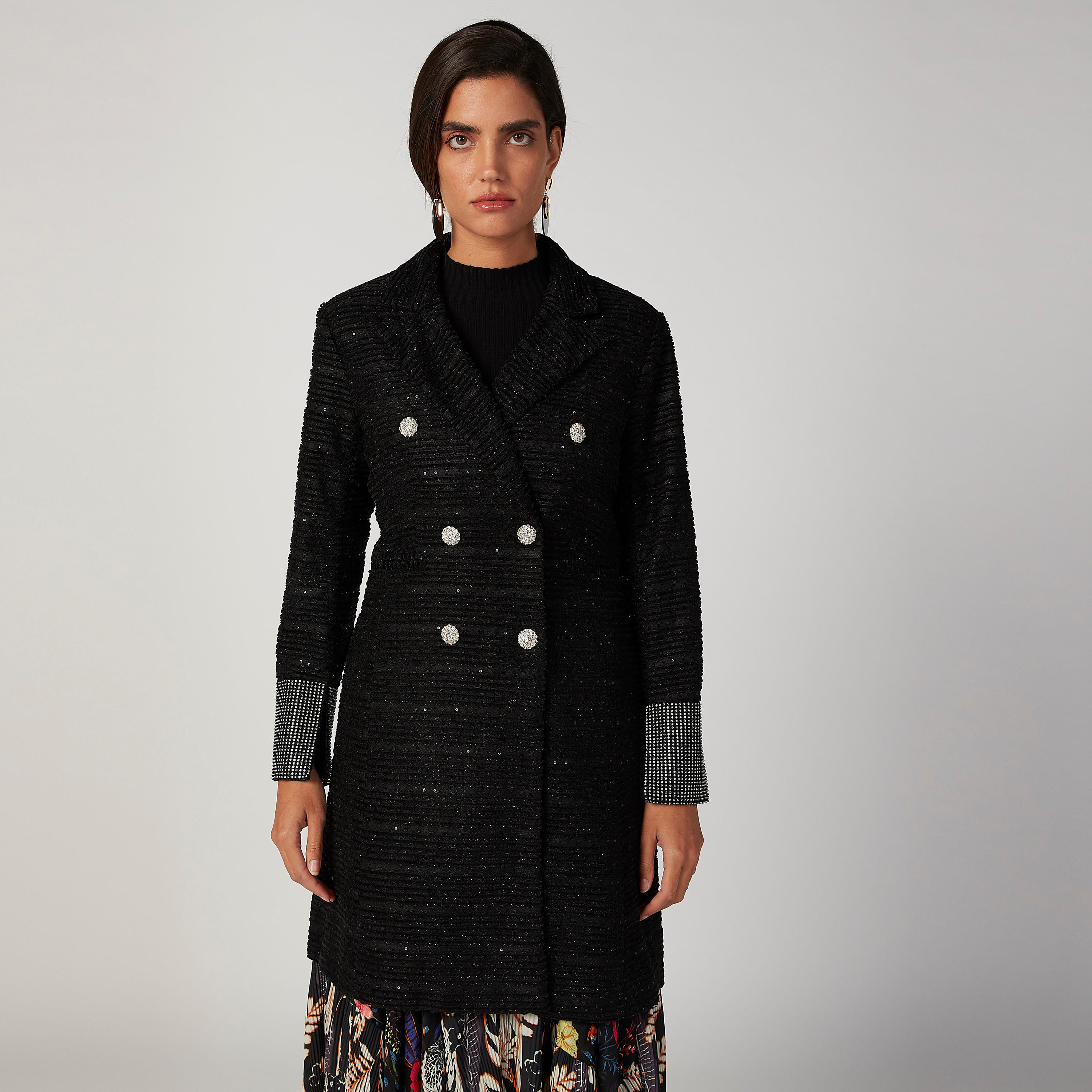 معطف مزين بأكمام طويلة ورقعة-women-clothing-coatsandjackets-coats-image-5