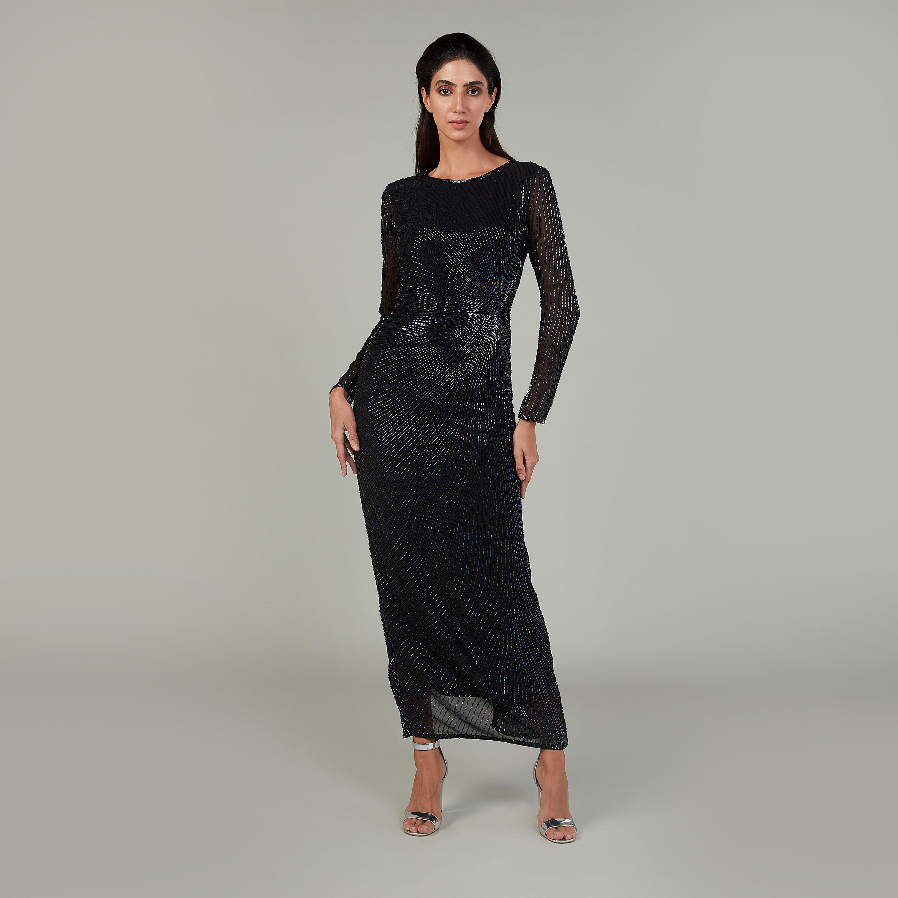 فستان طويل ضيق مزين بأكمام طويلة وشق خلفي-women-clothing-dresses-image-1