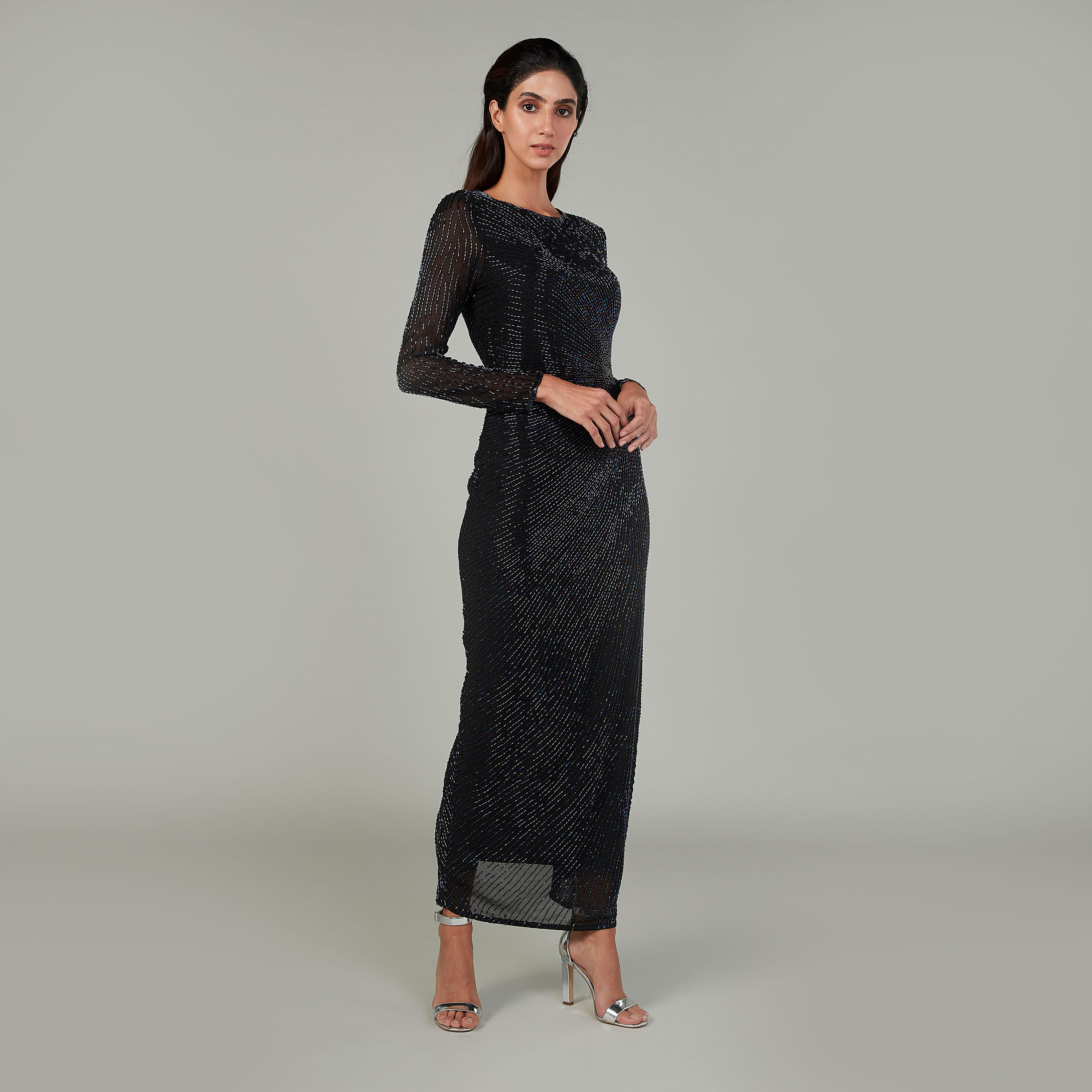 فستان طويل ضيق مزين بأكمام طويلة وشق خلفي-women-clothing-dresses-image-2