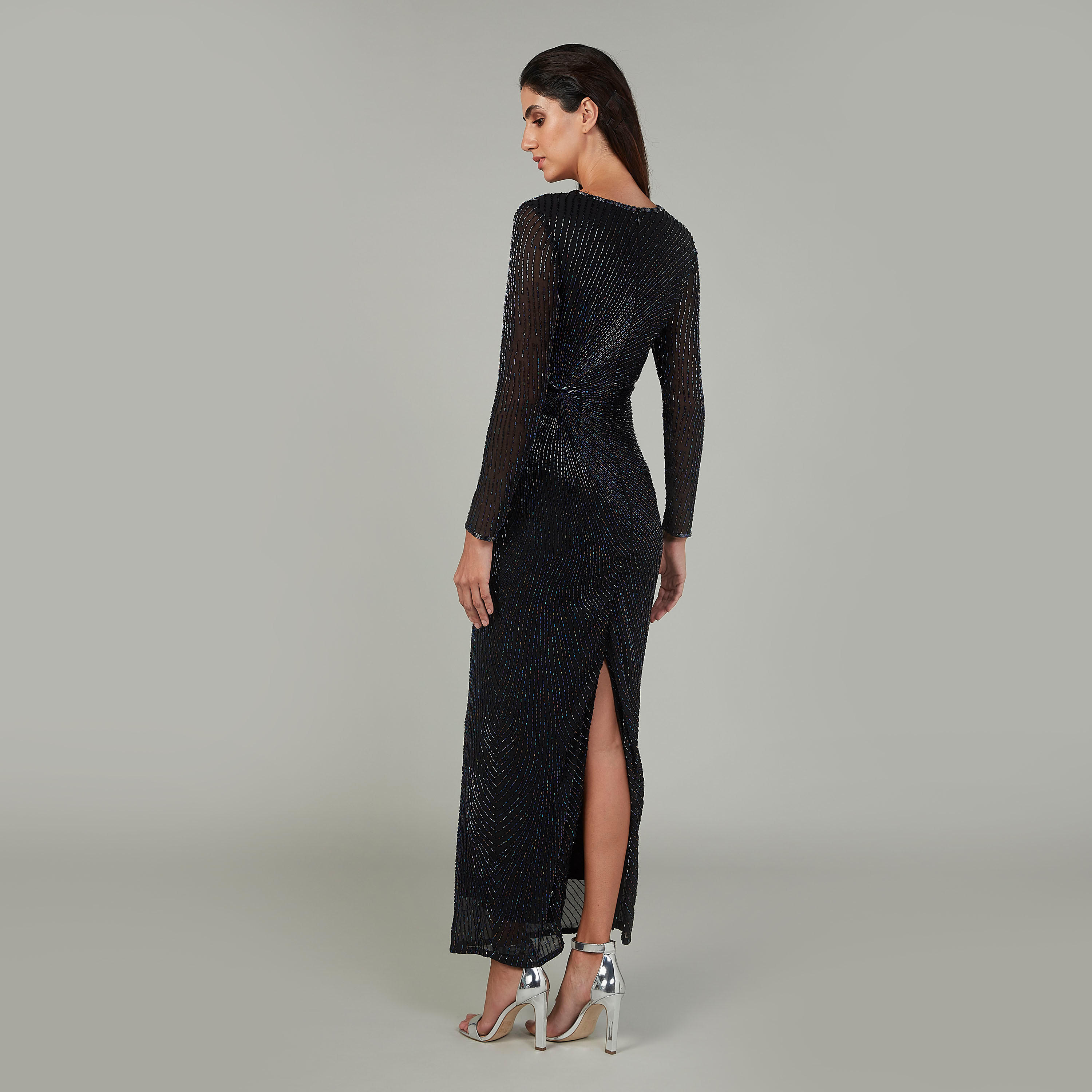 فستان طويل ضيق مزين بأكمام طويلة وشق خلفي-women-clothing-dresses-image-4