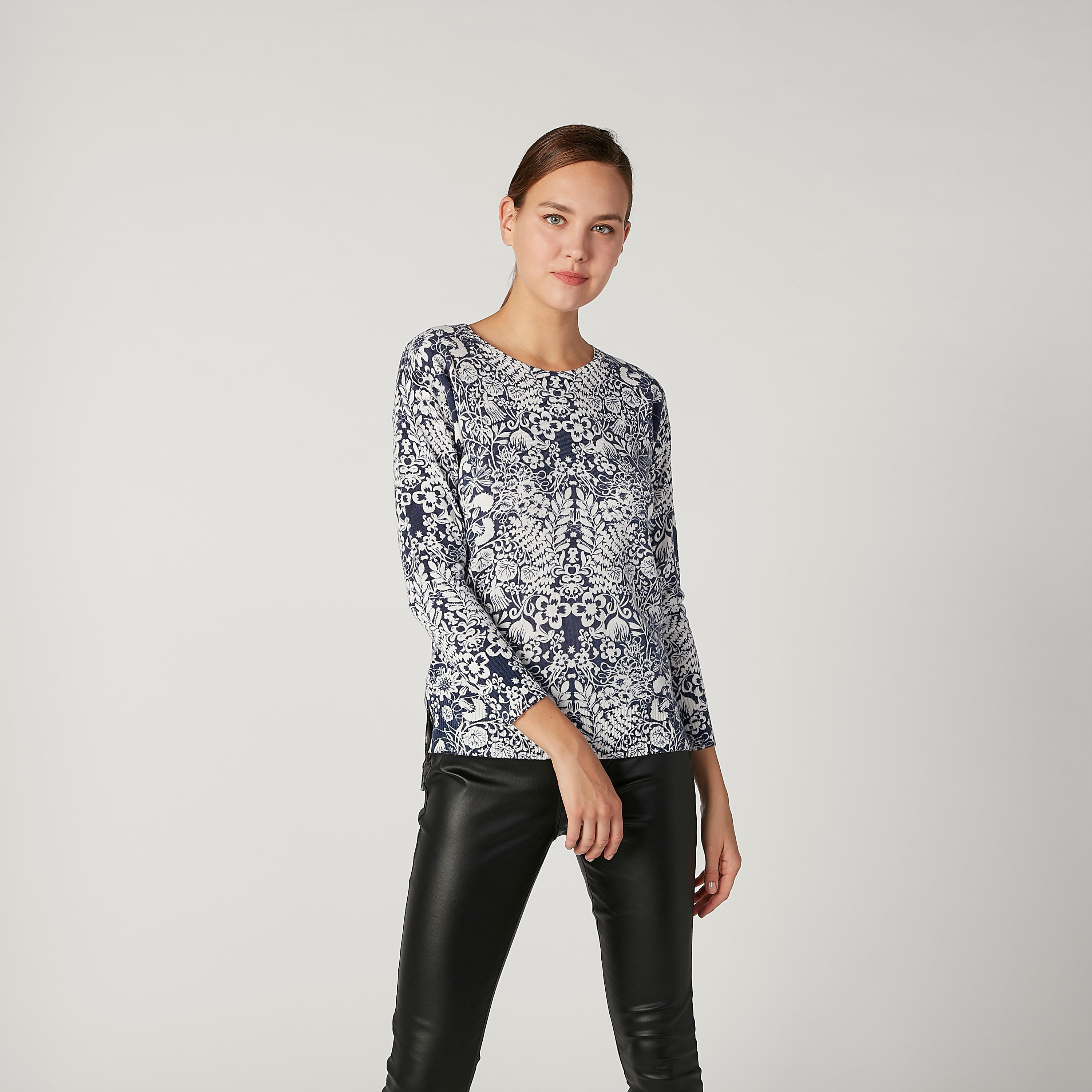 Printed Sweater with Round Neck and Long Sleeves-women-clothing-cardigansandjumpers-jumpers-image-1