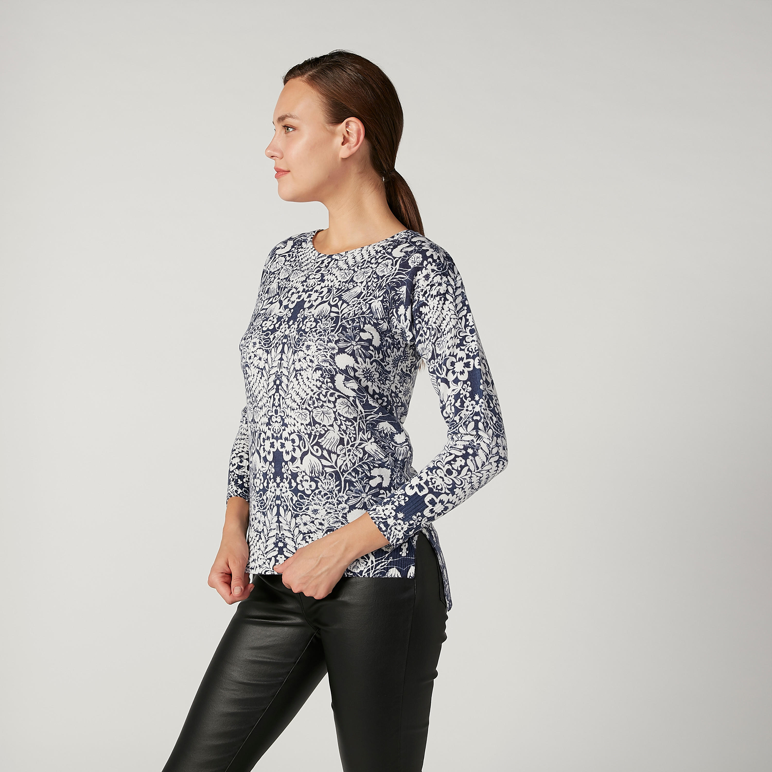 Printed Sweater with Round Neck and Long Sleeves-women-clothing-cardigansandjumpers-jumpers-image-5