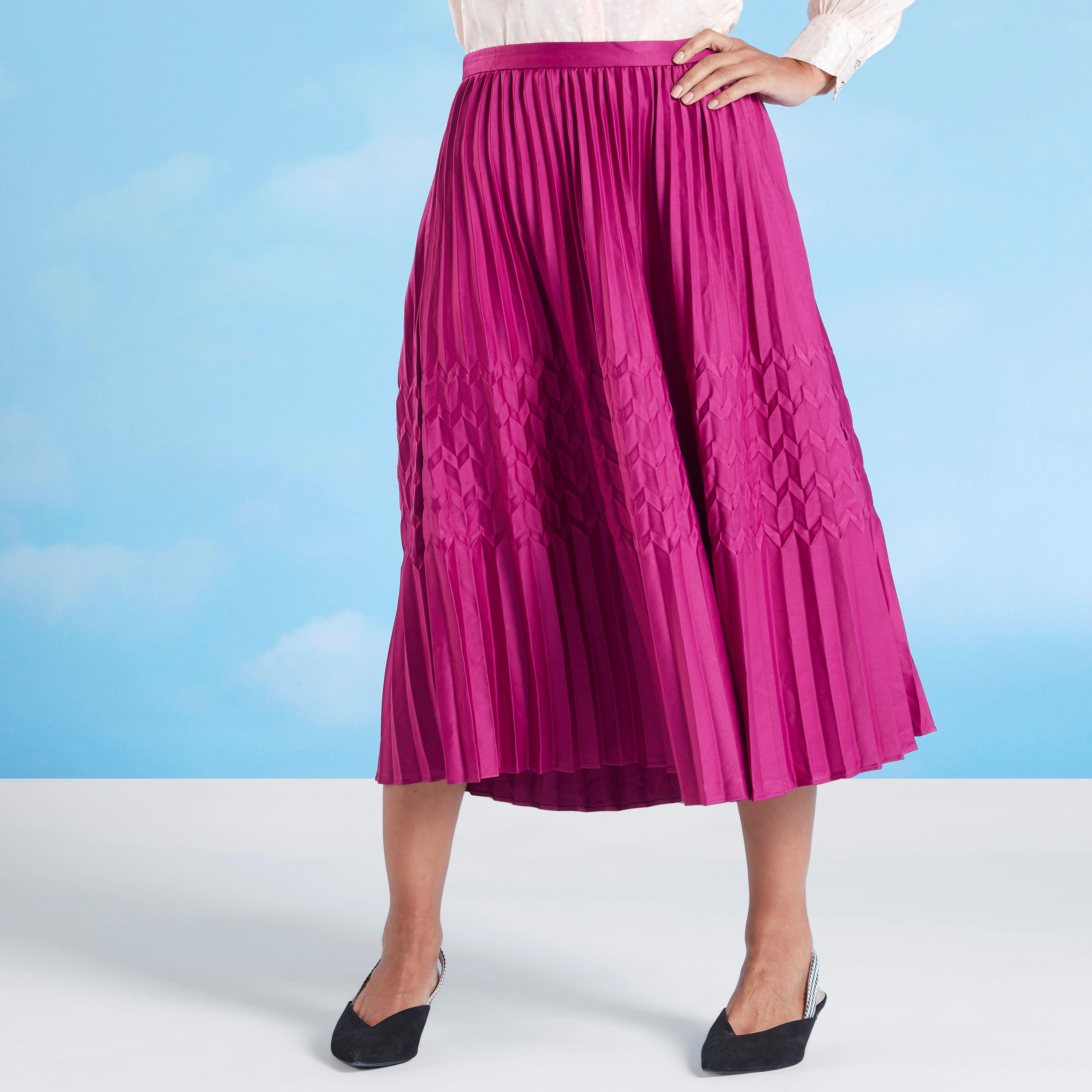 تنورة ميدي إيه لاين بارزة الملمس بخصر مطّاطي وكسرات-women-clothing-bottoms-skirts-image-1