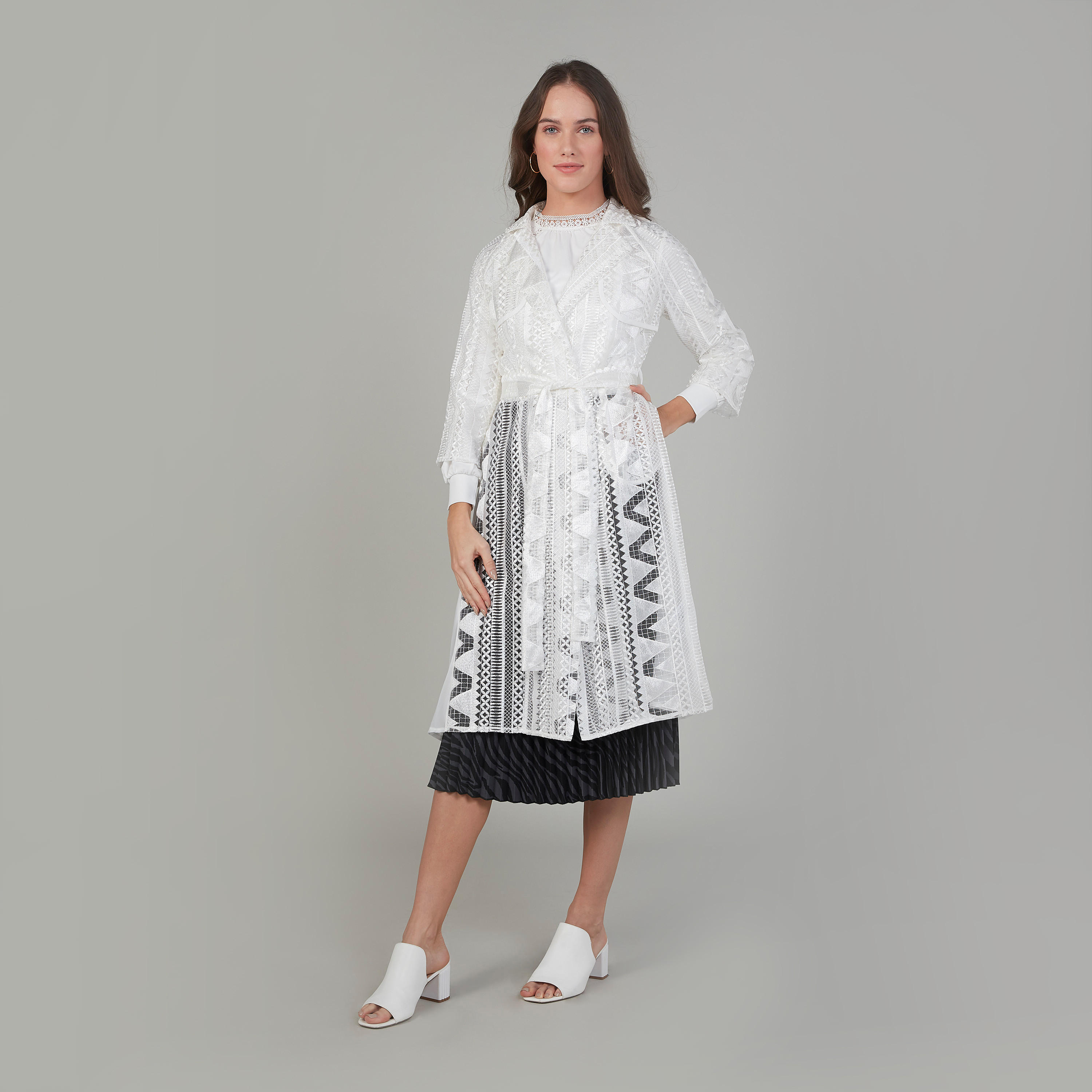 جاكيت طويل برباط مع الأكمام 3/4 وتفاصيل اللؤلؤ-women-winterwear-coatsandjackets-jackets-image-1