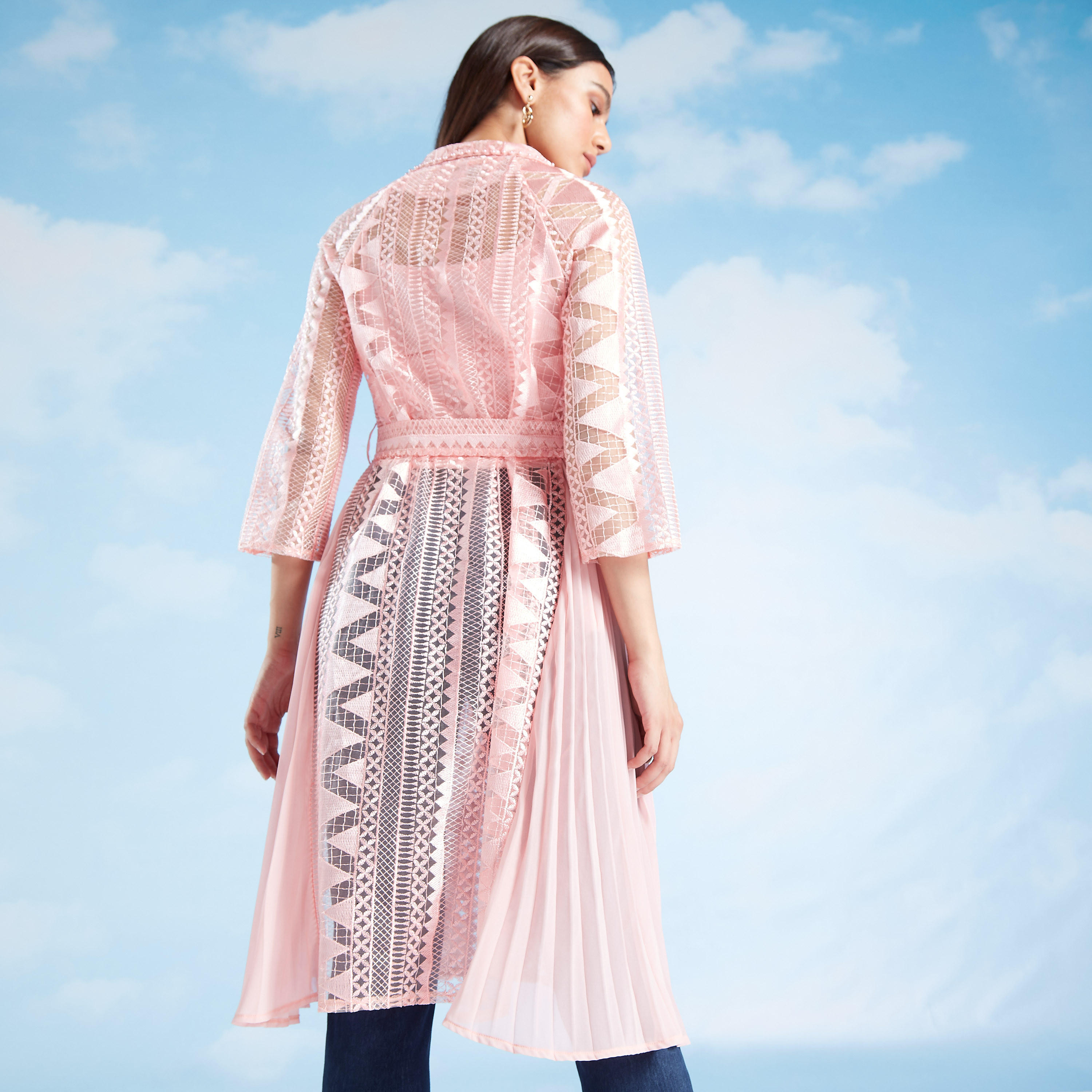 جاكيت طويل برباط مع الأكمام 3/4 وتفاصيل اللؤلؤ-women-winterwear-coatsandjackets-jackets-image-9