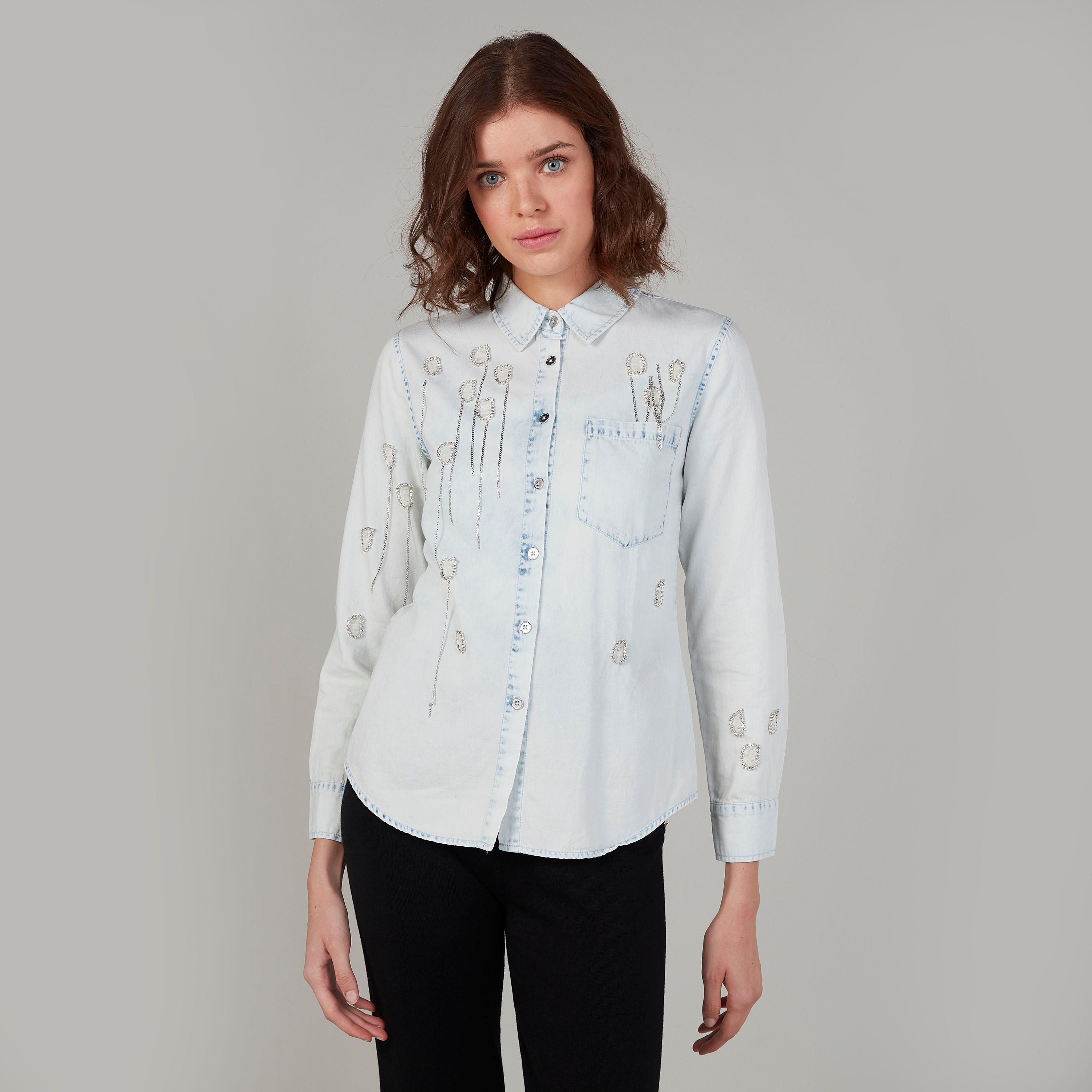 قميص دينم مزيّن بأكمام طويلة وجيب على الصدر-women-clothing-shirtsandblouses-shirts-image-1