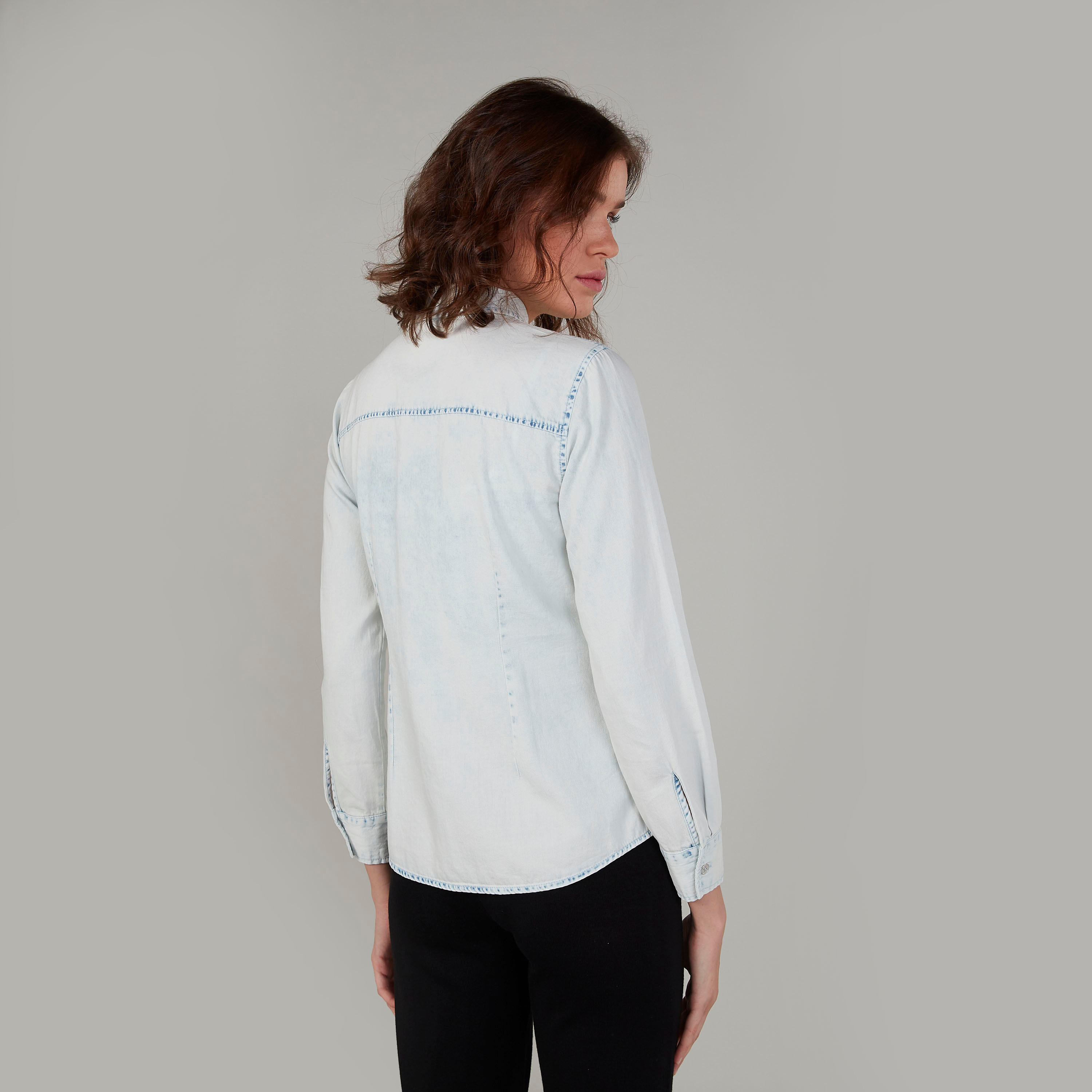 قميص دينم مزيّن بأكمام طويلة وجيب على الصدر-women-clothing-shirtsandblouses-shirts-image-4