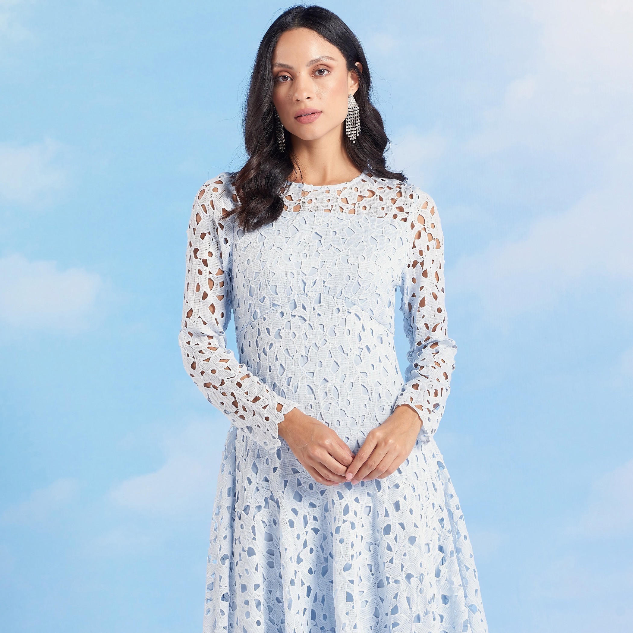فستان متوسط الطول مزيّن بتفاصيل من الدانتيل وبأكمام طويلة-women-clothing-dresses-image-2