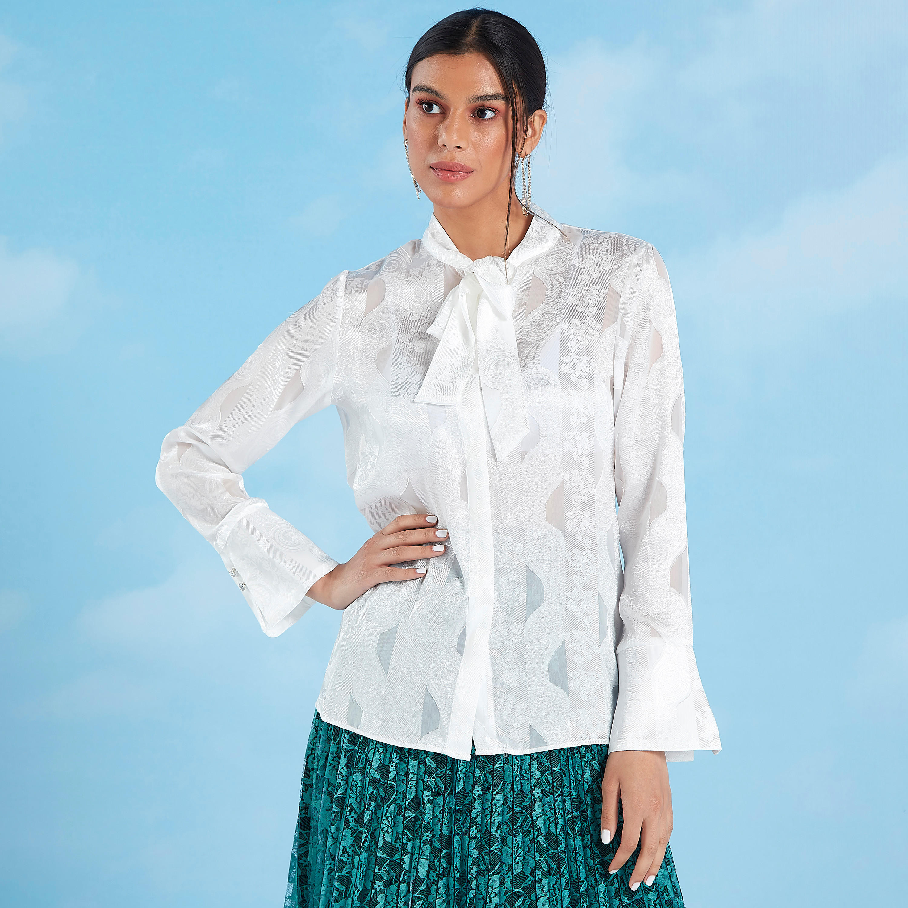 بلوزة بارزة الملمس بأكمام طويلة وربطة عنق-women-clothing-shirtsandblouses-blouses-image-1