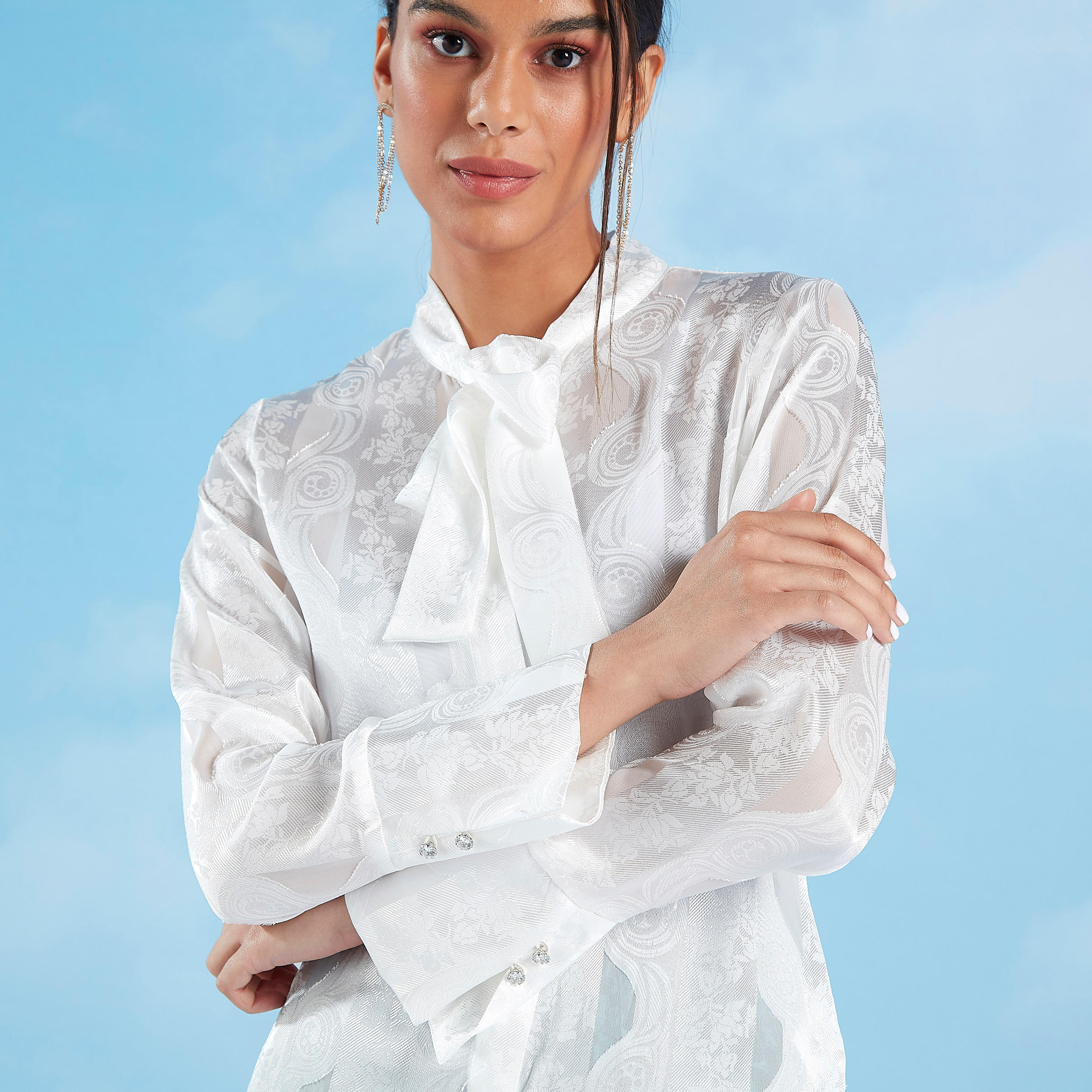 بلوزة بارزة الملمس بأكمام طويلة وربطة عنق-women-clothing-shirtsandblouses-blouses-image-3