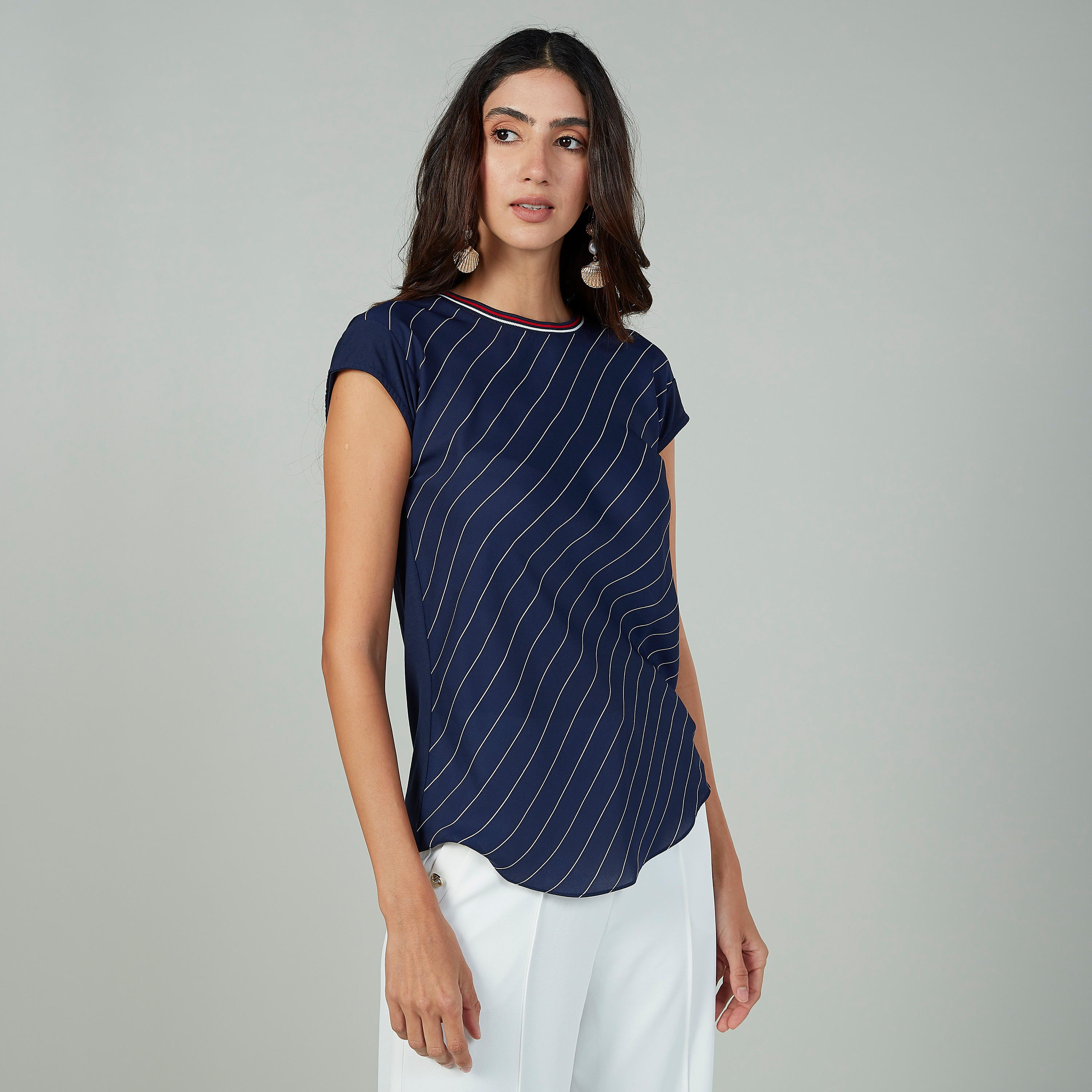 بلوزة مقلّمة بياقة مستديرة وأكمام كاب-women-clothing-shirtsandblouses-blouses-image-1