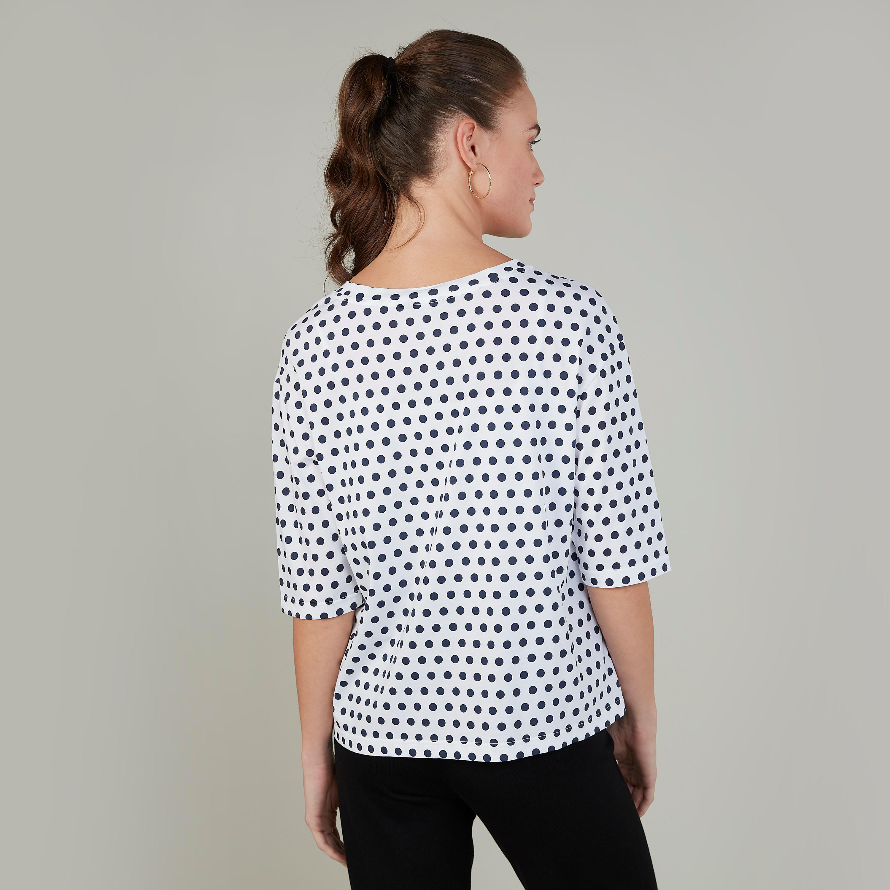 بلوزة بياقة مستديرة وأكمام 3/4 وطبعات منقطّة-women-clothing-shirtsandblouses-blouses-image-4