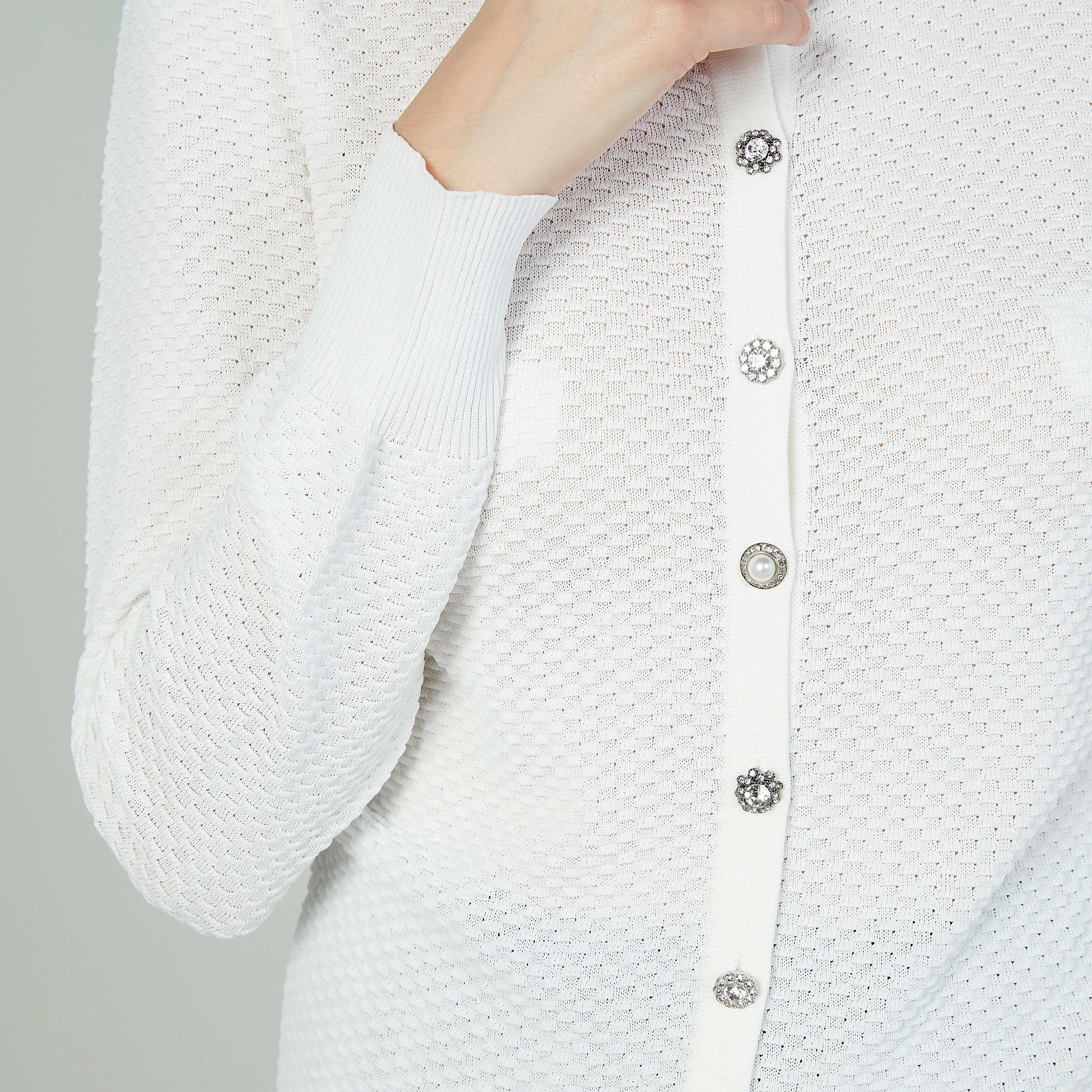 سترة كاريدجان سليم بارزة الملمس مع ياقةٍ مستديرة وأكمامٍ طويلة-women-winterwear-hoodiesandsweatshirts-sweatshirts-image-3