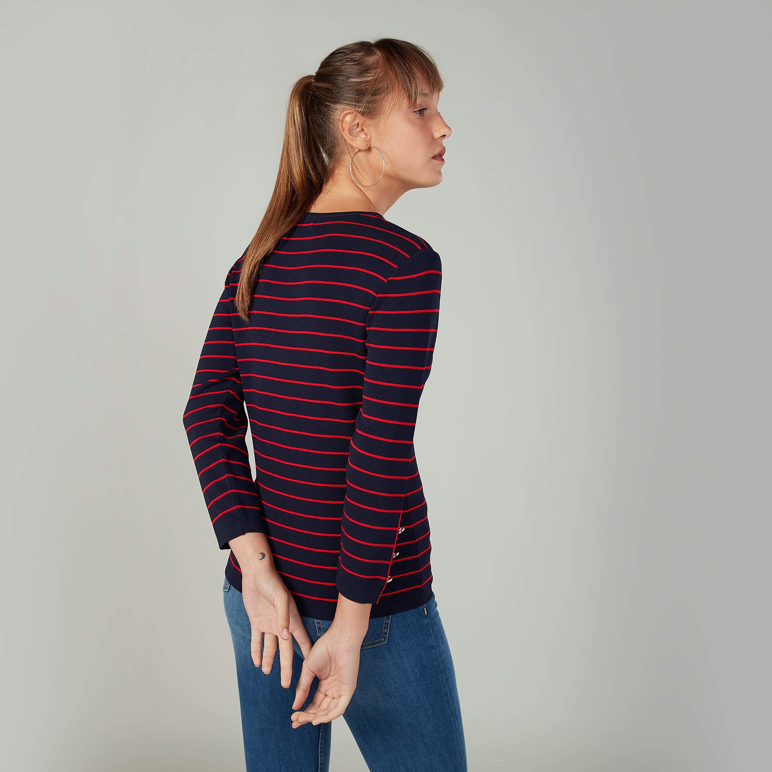 كنزة مخطّطة بياقة عميقة وأكمام طويلة-women-clothing-cardigansandjumpers-jumpers-image-4