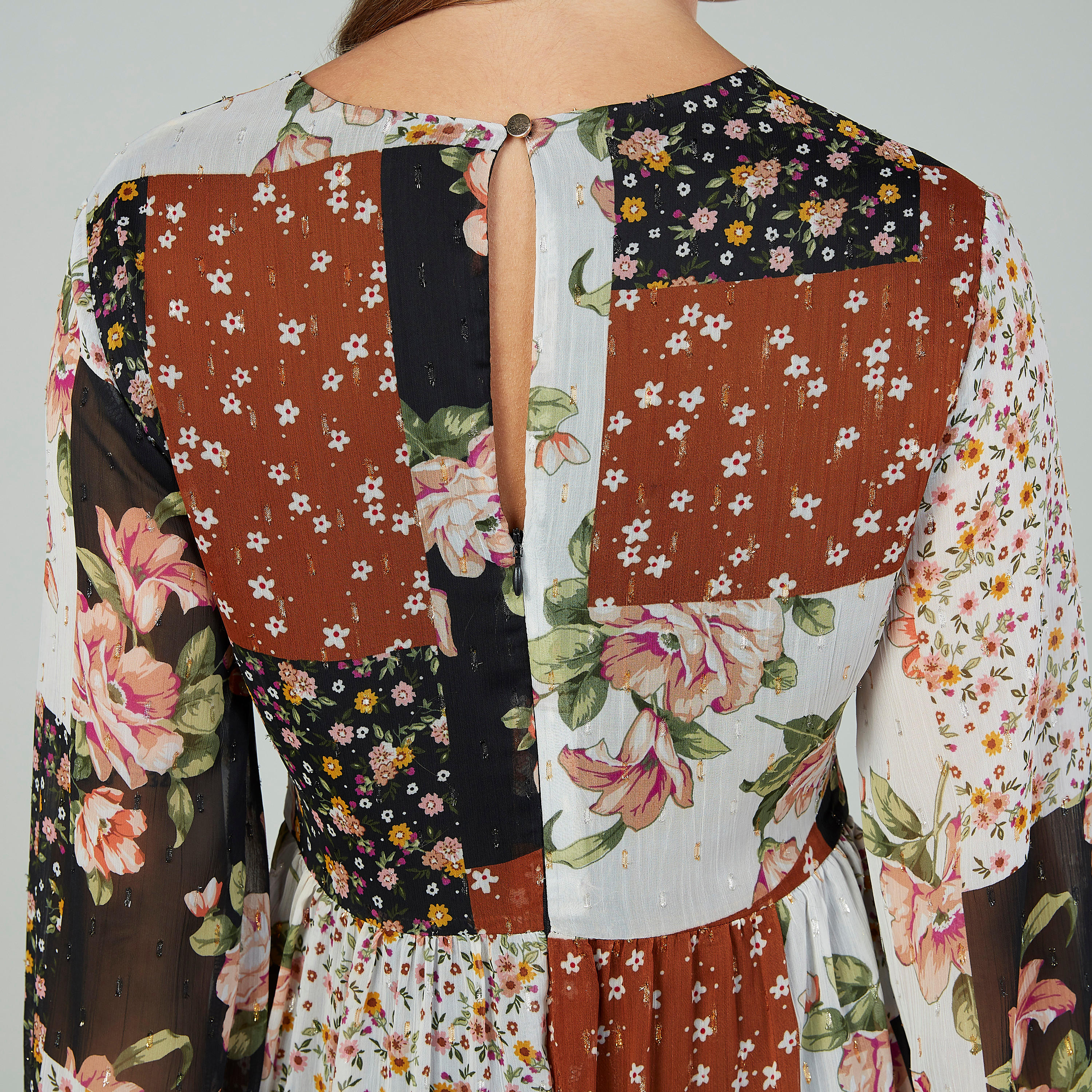 فستان طويل بياقة V وأكمام بيشوب بطبعات زهرية-women-clothing-dresses-image-6