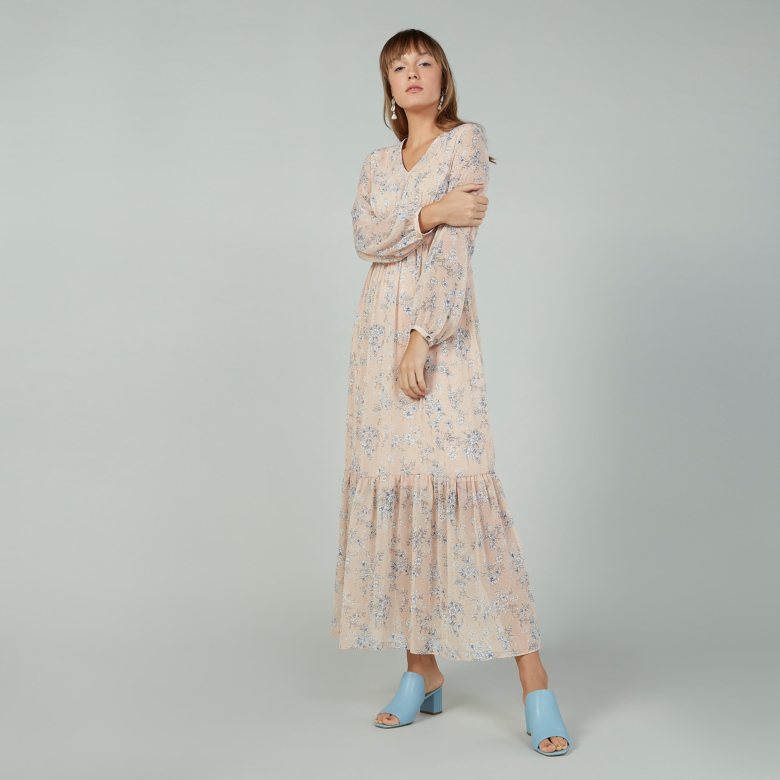 فستان طويل بياقة V وأكمام بيشوب بطبعات زهرية-women-clothing-dresses-image-1