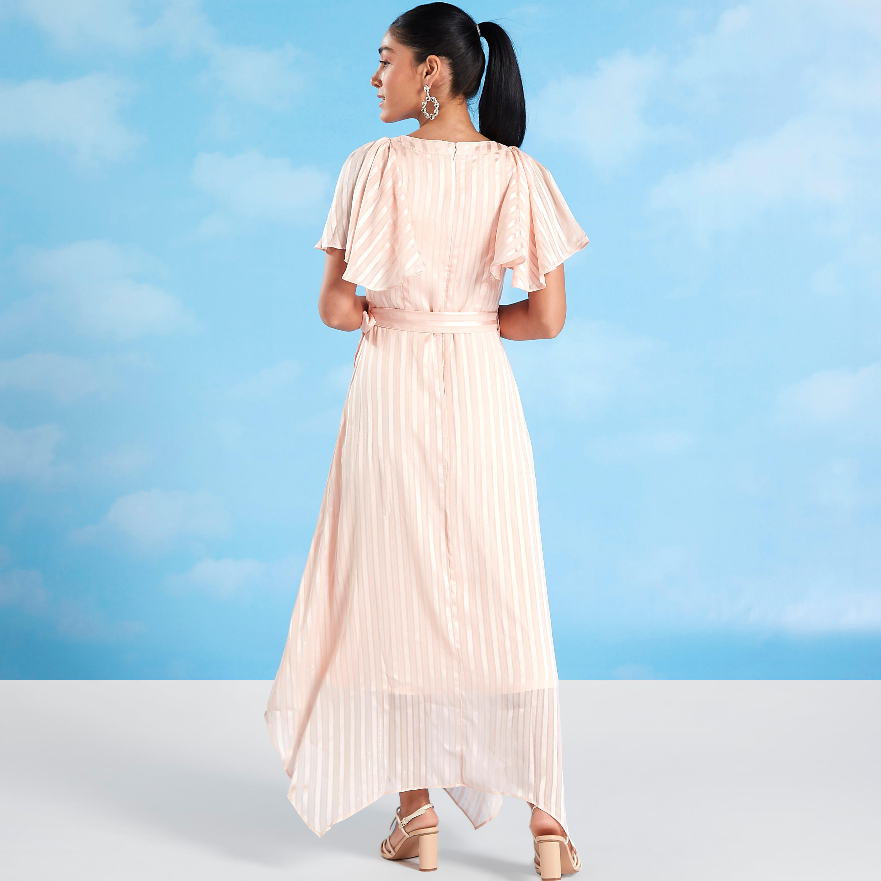 فستان بارز الملمس متوسط الطول بأكمام اسعة وأربطة وحواف غير مستوية-women-clothing-dresses-image-5