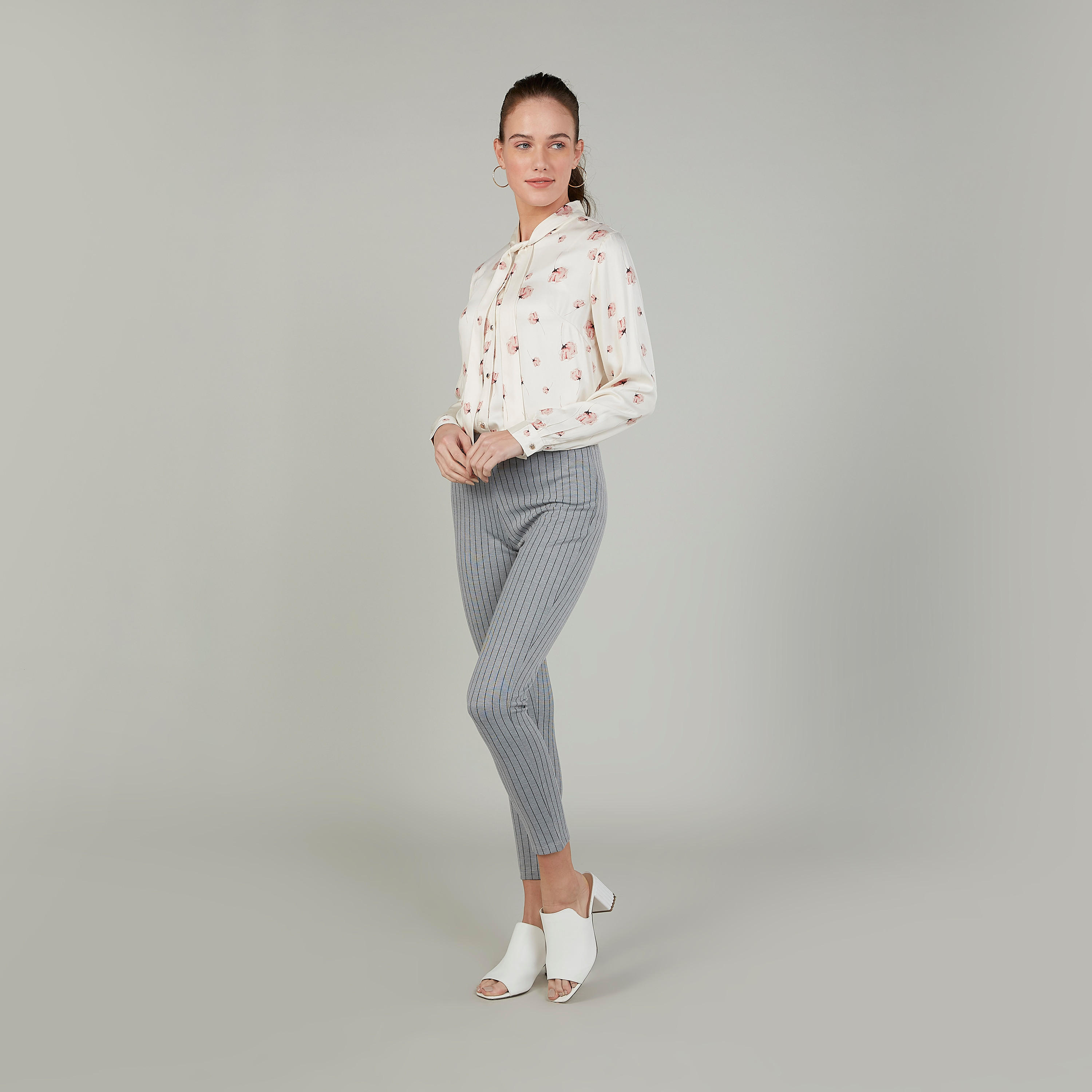 بلوزة بأكمام طويلة وربطة عنق وطبعات-women-clothing-shirtsandblouses-blouses-image-3