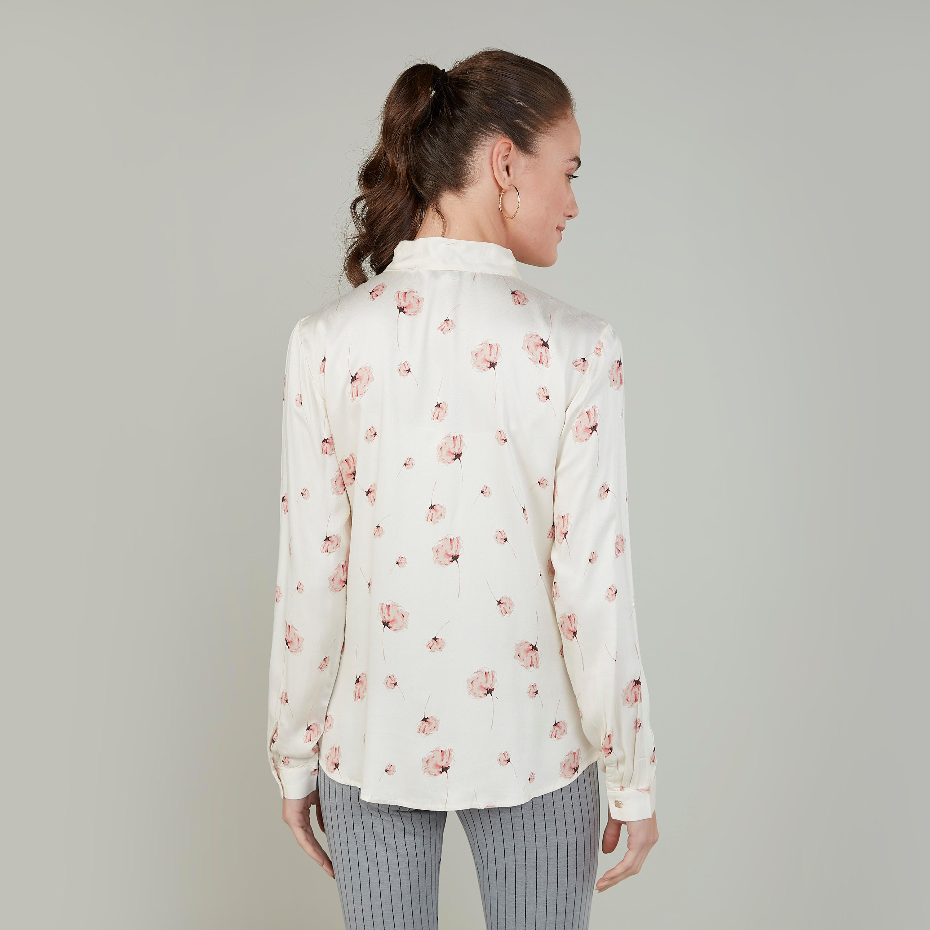 بلوزة بأكمام طويلة وربطة عنق وطبعات-women-clothing-shirtsandblouses-blouses-image-1