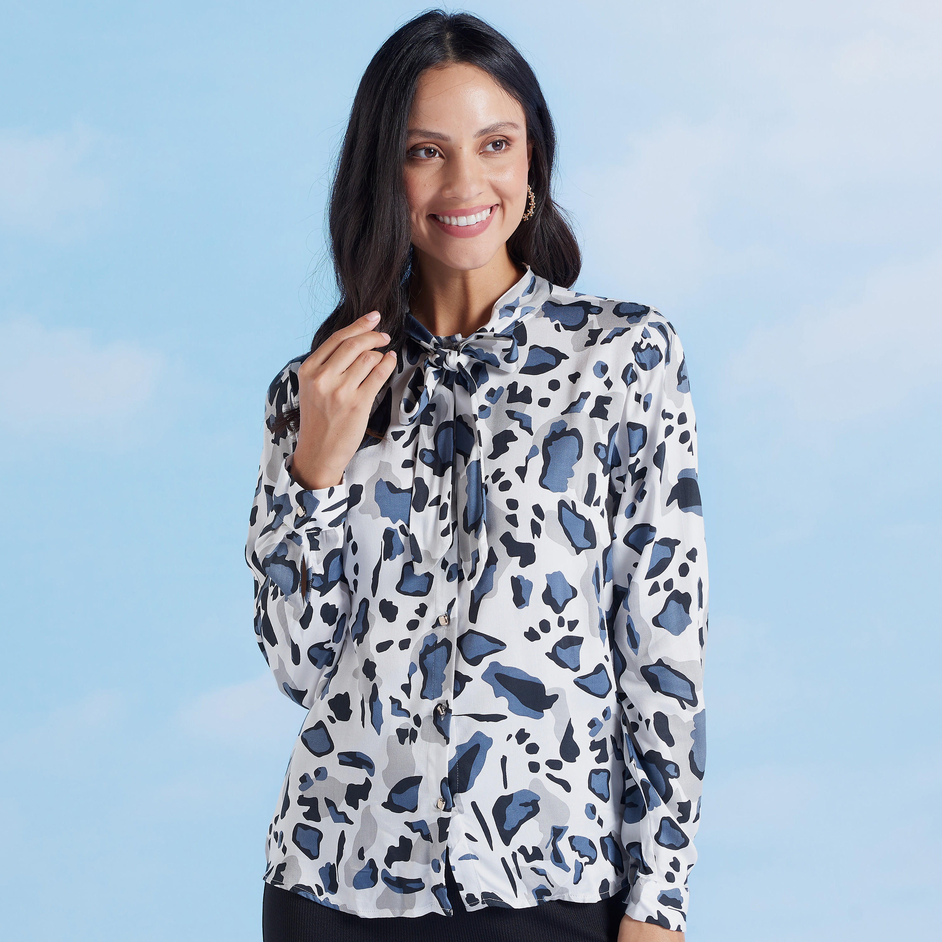 بلوزة بأكمام طويلة وربطة عنق وطبعات-women-clothing-shirtsandblouses-blouses-image-1