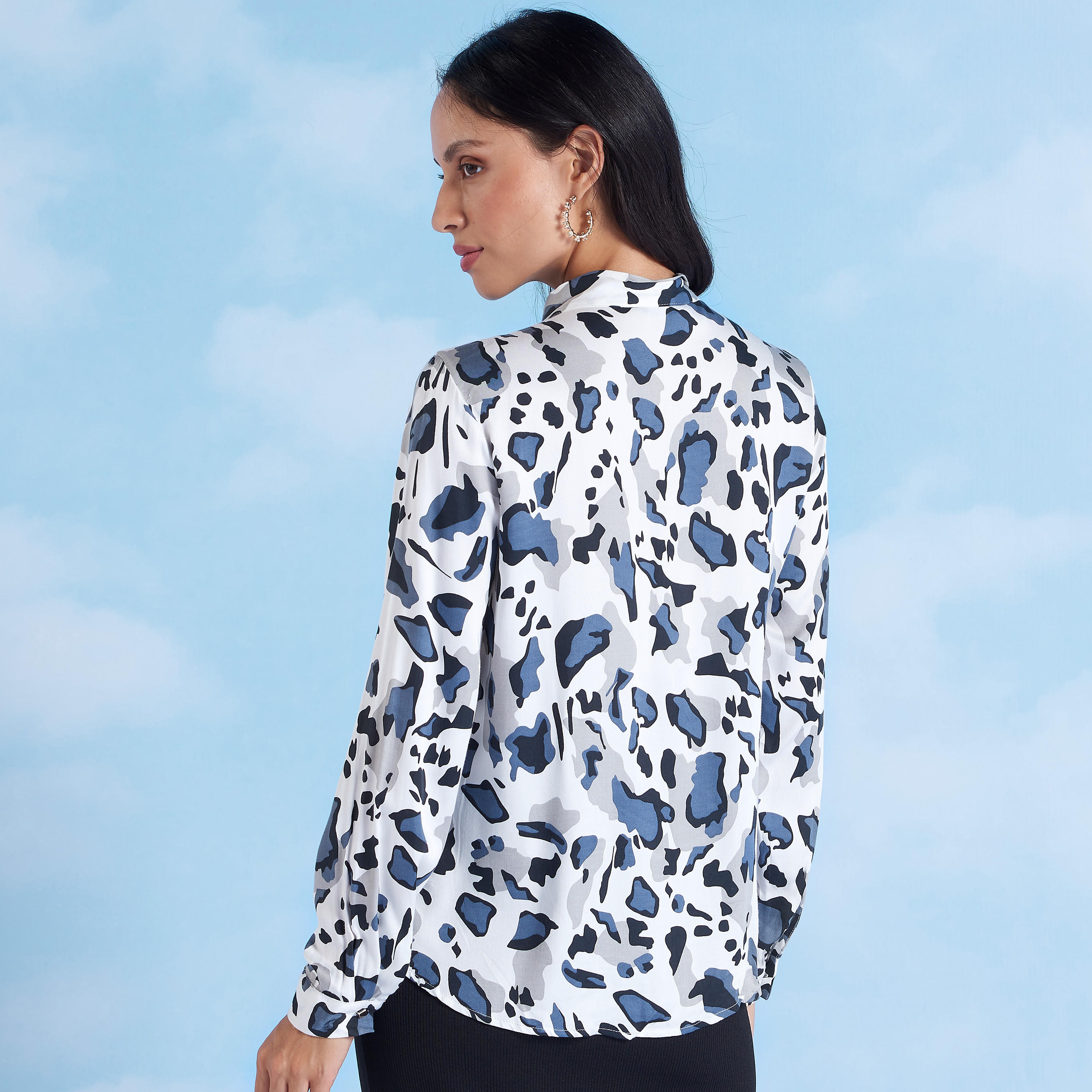 بلوزة بأكمام طويلة وربطة عنق وطبعات-women-clothing-shirtsandblouses-blouses-image-4