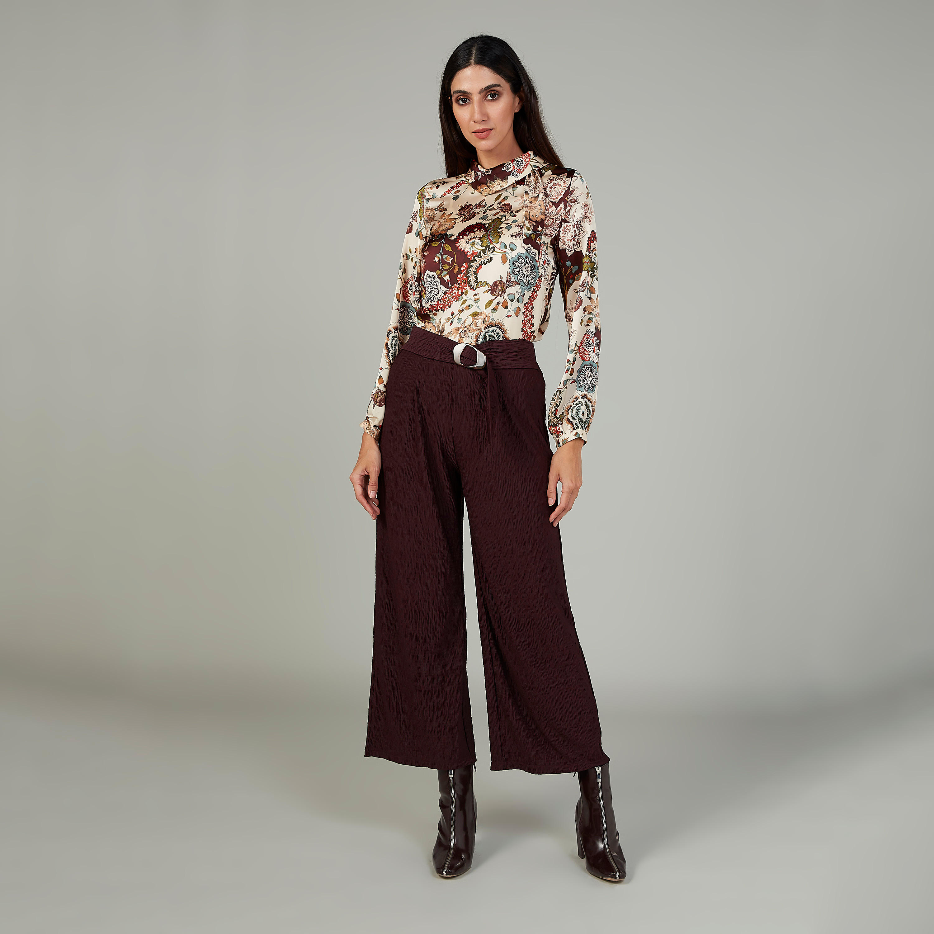 بلوزة مستدامة بياقة عالية وأكمام طويلة بطبعات -women-clothing-shirtsandblouses-blouses-image-3