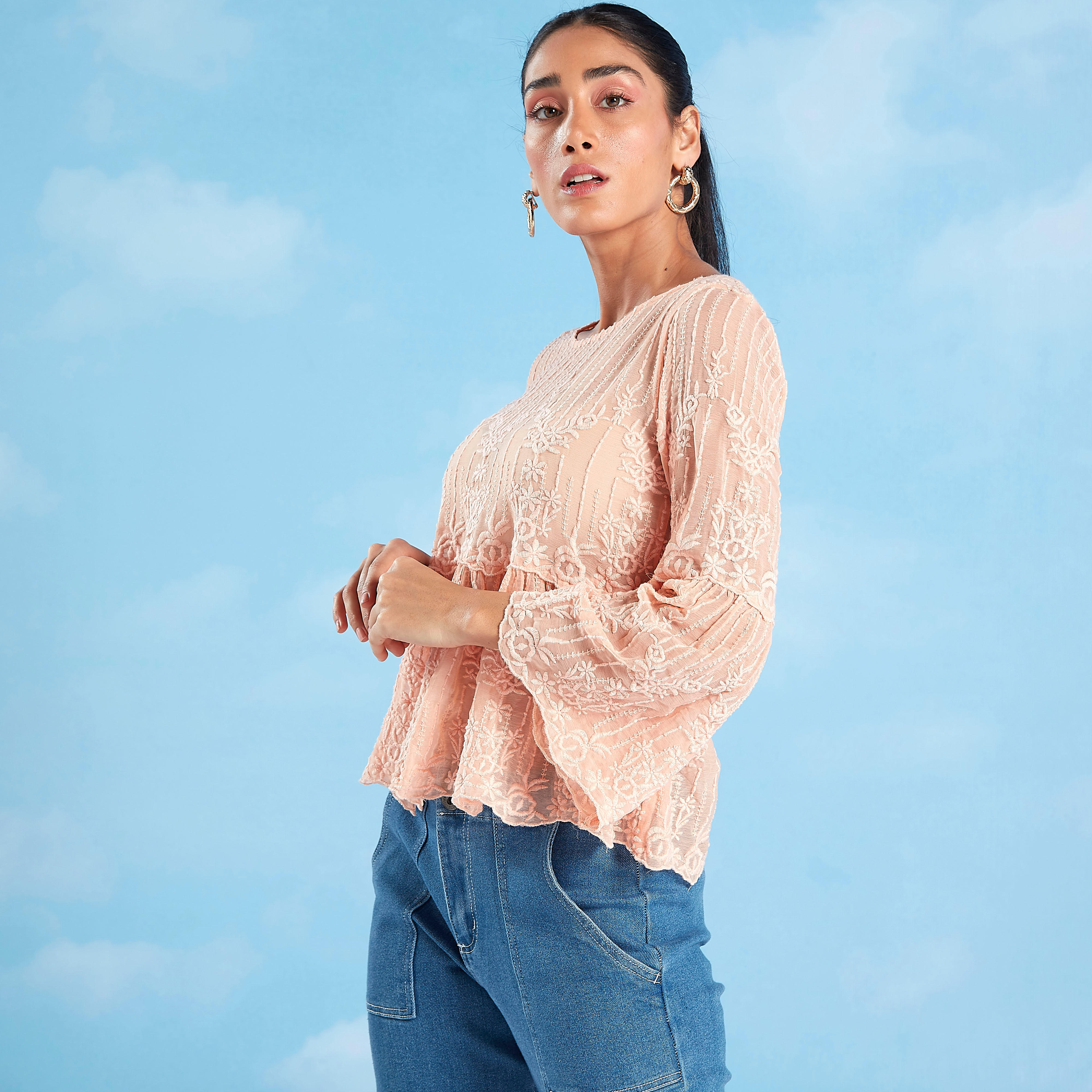 بلوزة مطرزة بياقة مستديرة وأكمام عريضة-women-clothing-shirtsandblouses-blouses-image-4