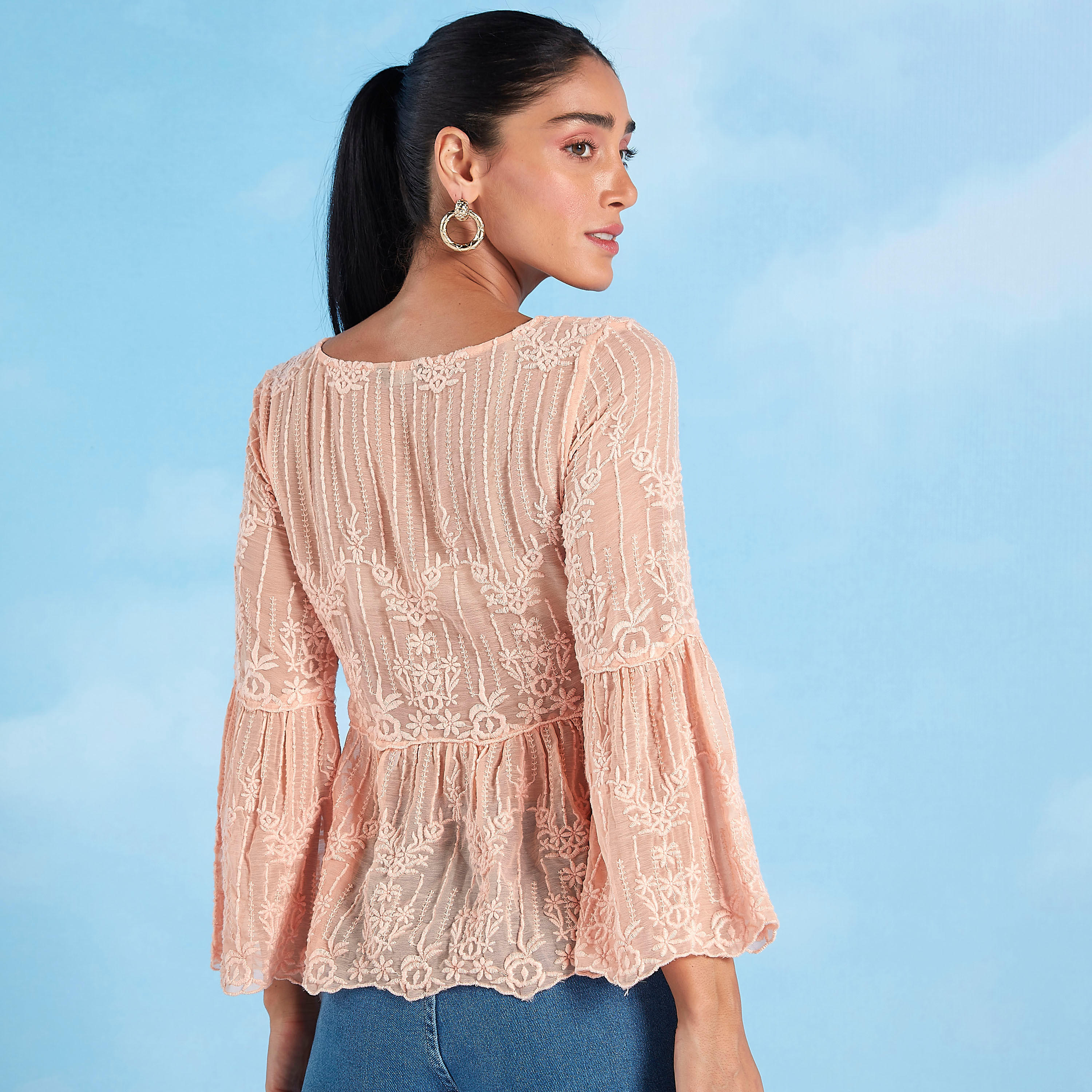 بلوزة مطرزة بياقة مستديرة وأكمام عريضة-women-clothing-shirtsandblouses-blouses-image-1