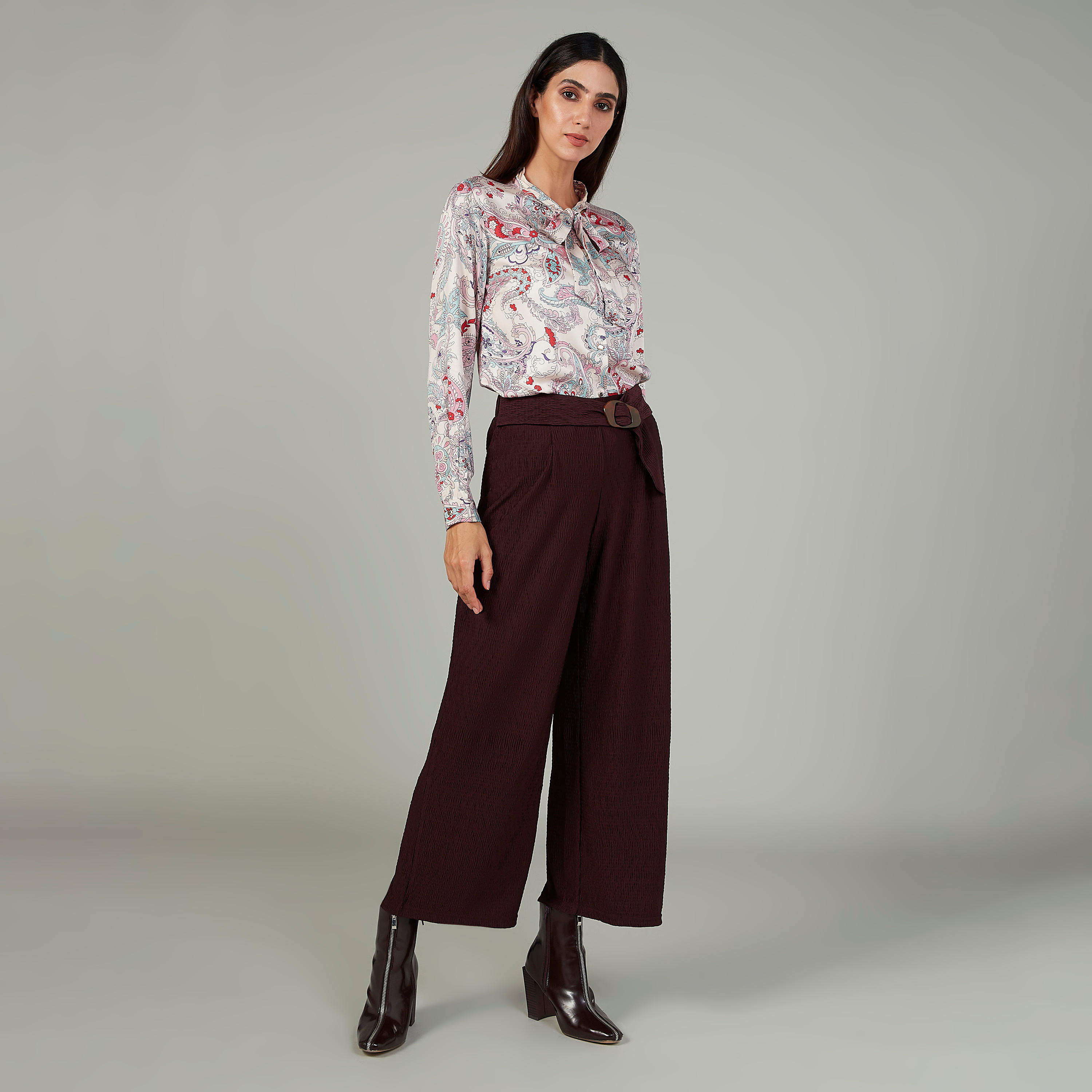 بنطلون بارز الملمس بقصّة واسعة وخصر مطّاطي متوسط الارتفاع-women-clothing-bottoms-trousers-image-2