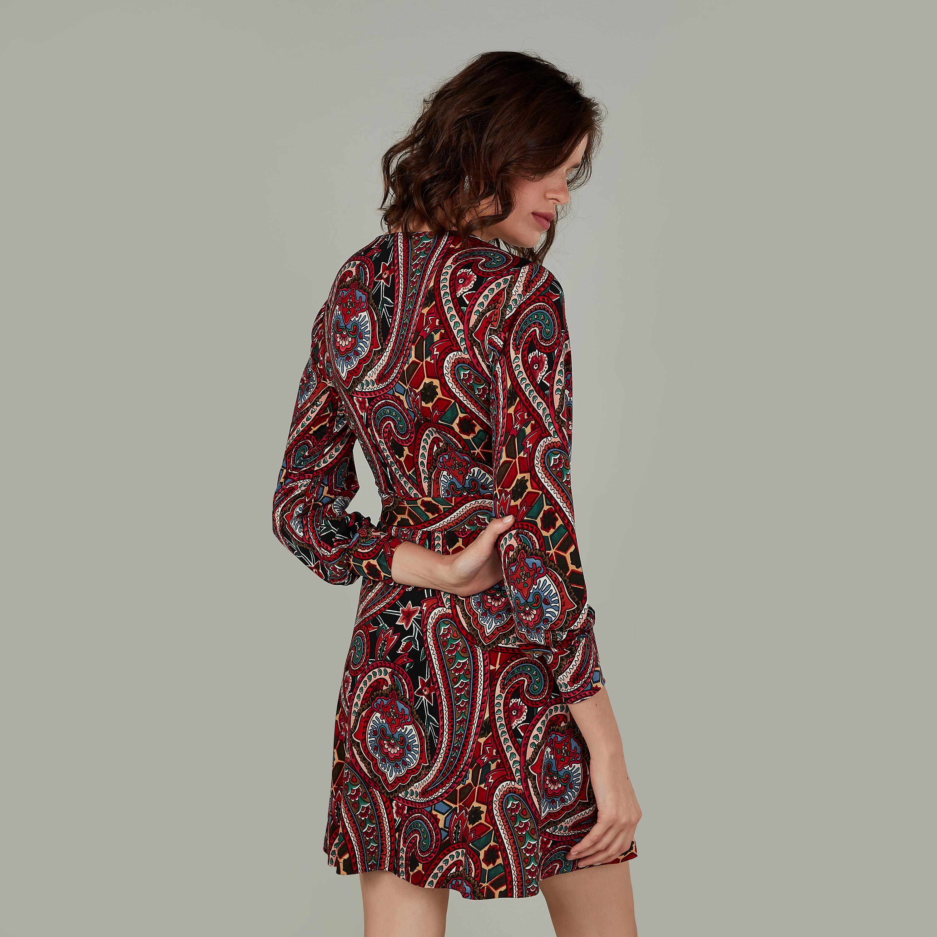 فستان ملفوف متوسط الطول بأكمام بيشوب وأربطة وطبعات بيزلي-women-clothing-dresses-image-4