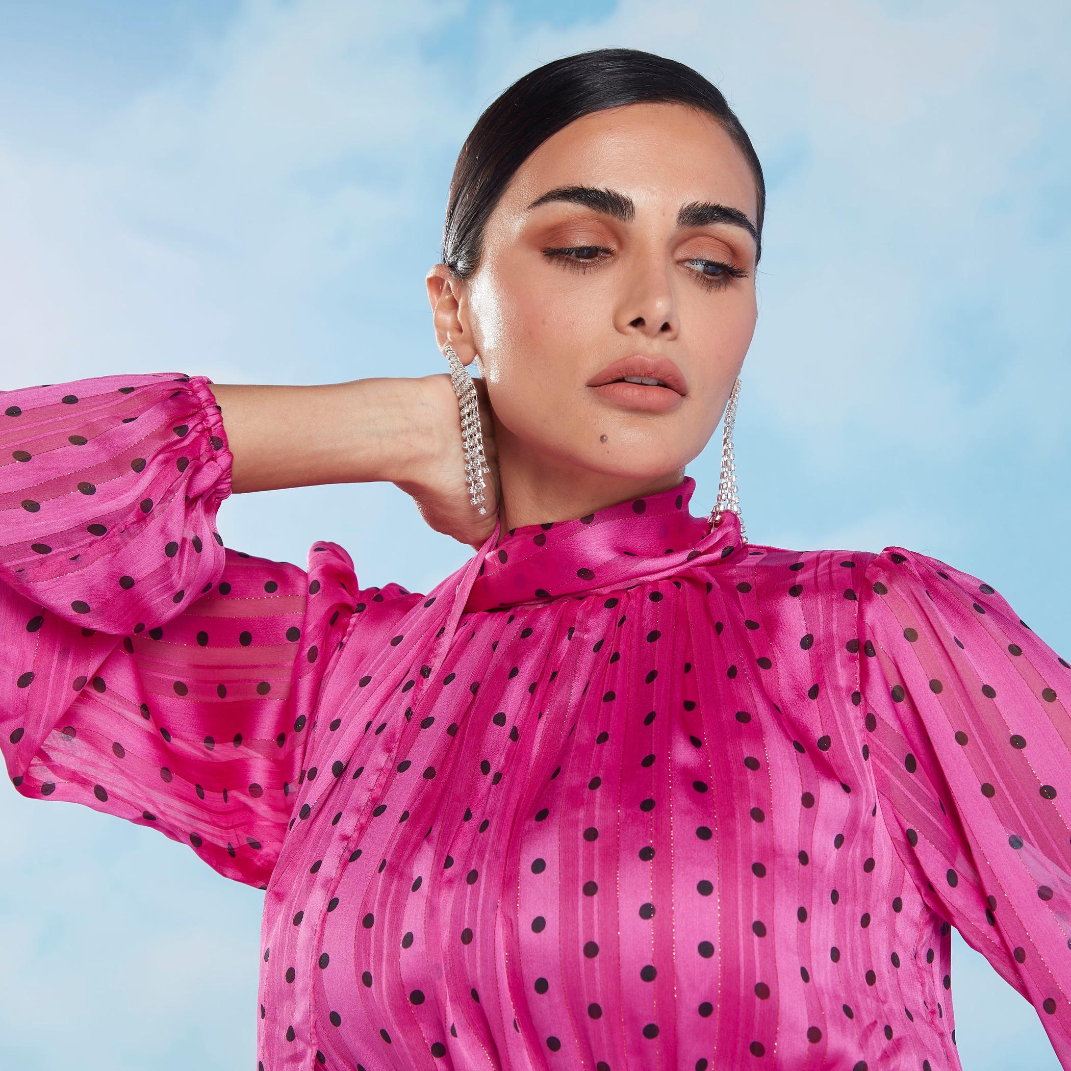 فستان طويل بأكمام بيشوب وطبعات منقّطة مع ربطة عنق-women-clothing-dresses-image-4