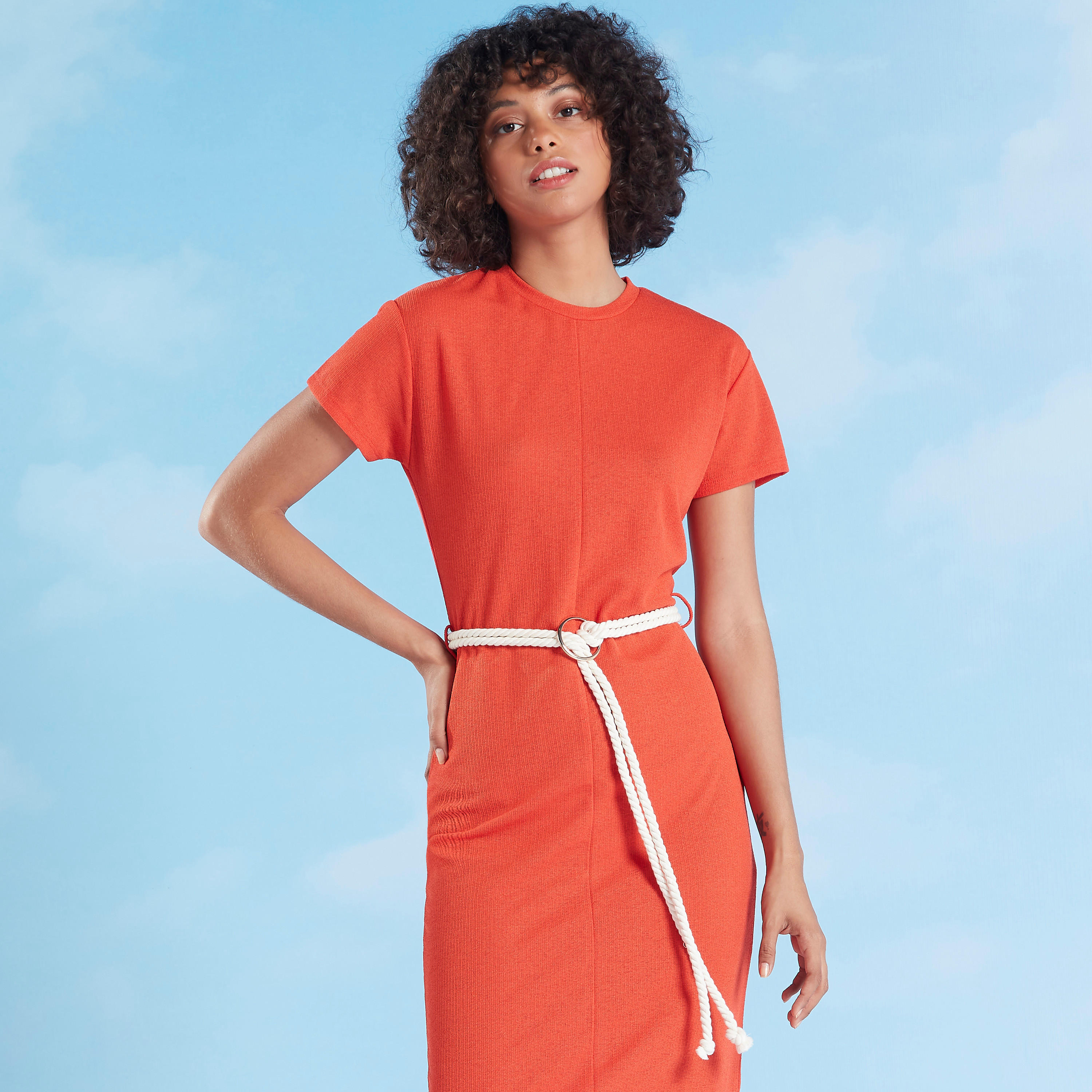 فستان ميدي بارز الملمس بأكمام قصيرة وحزام-women-clothing-dresses-image-3