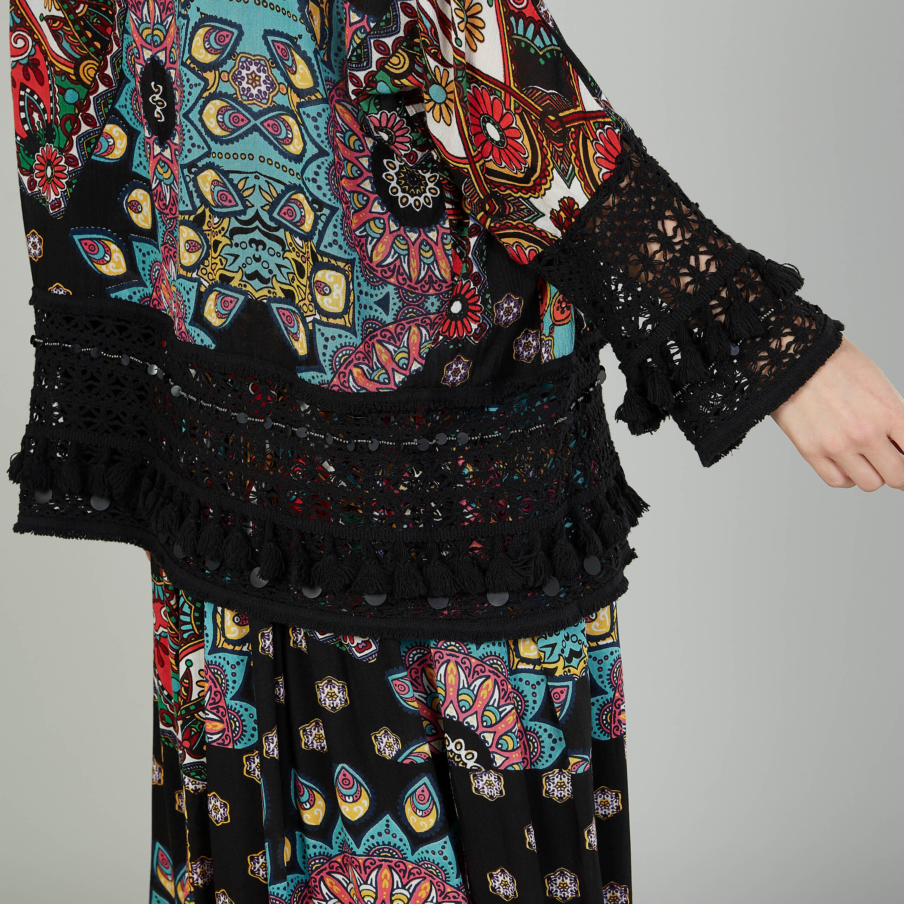 جاكيت بأكمام طويلة وتفاصيل دانتيل بطبعات-women-winterwear-coatsandjackets-jackets-image-3