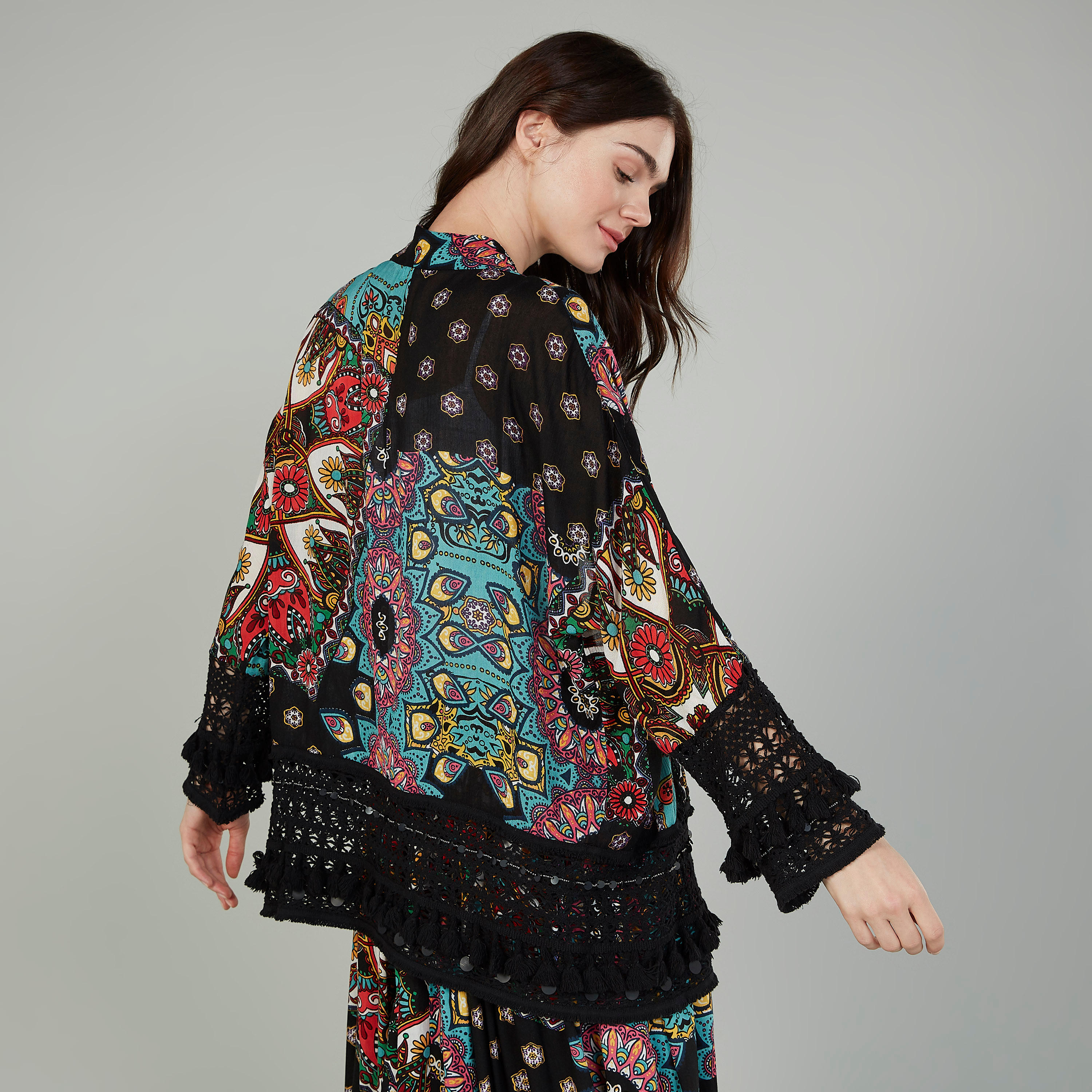 جاكيت بأكمام طويلة وتفاصيل دانتيل بطبعات-women-winterwear-coatsandjackets-jackets-image-4