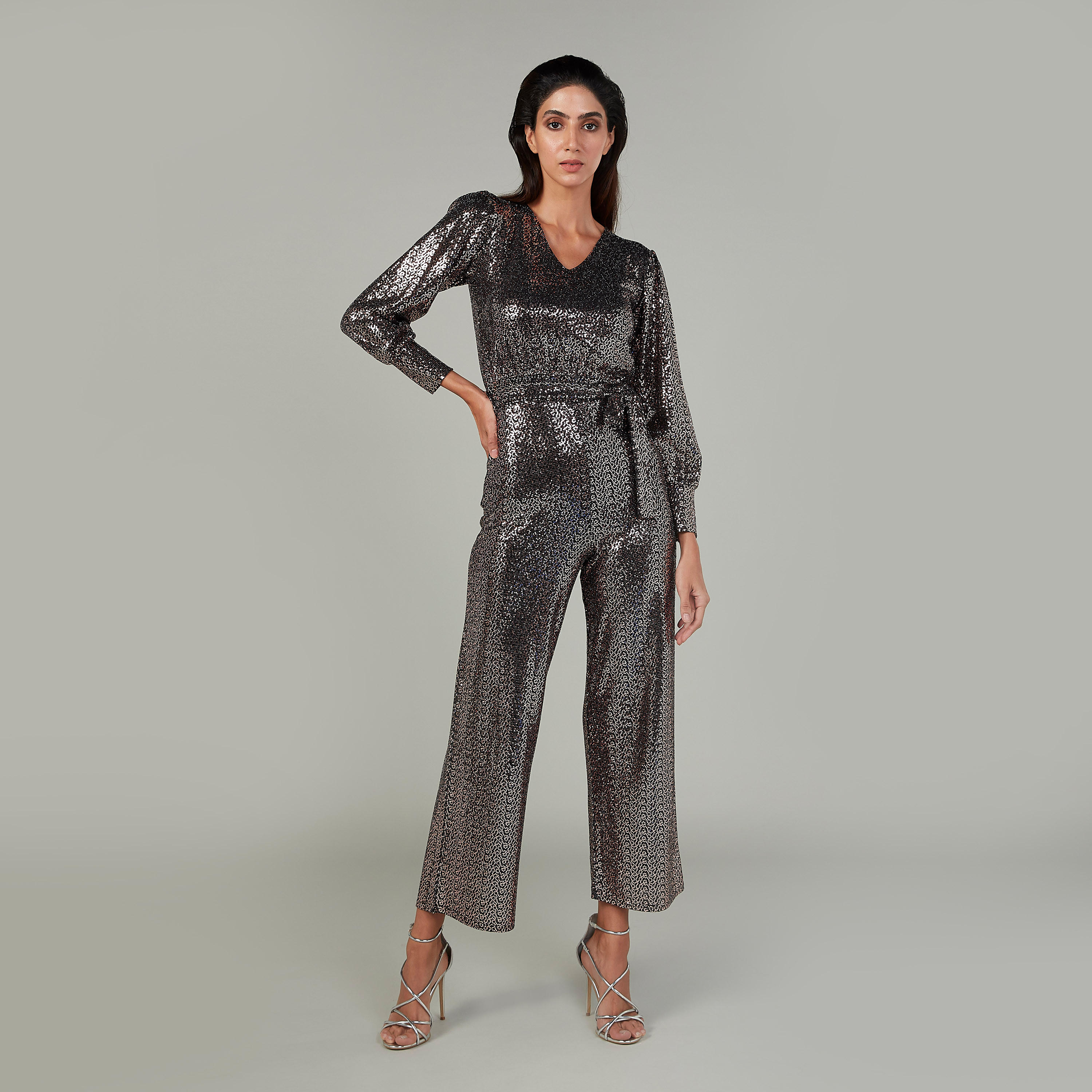 أفرول طويل بأكمام بيشوب وأربطة بتفاصيل مزينة-women-clothing-jumpsuits-image-2