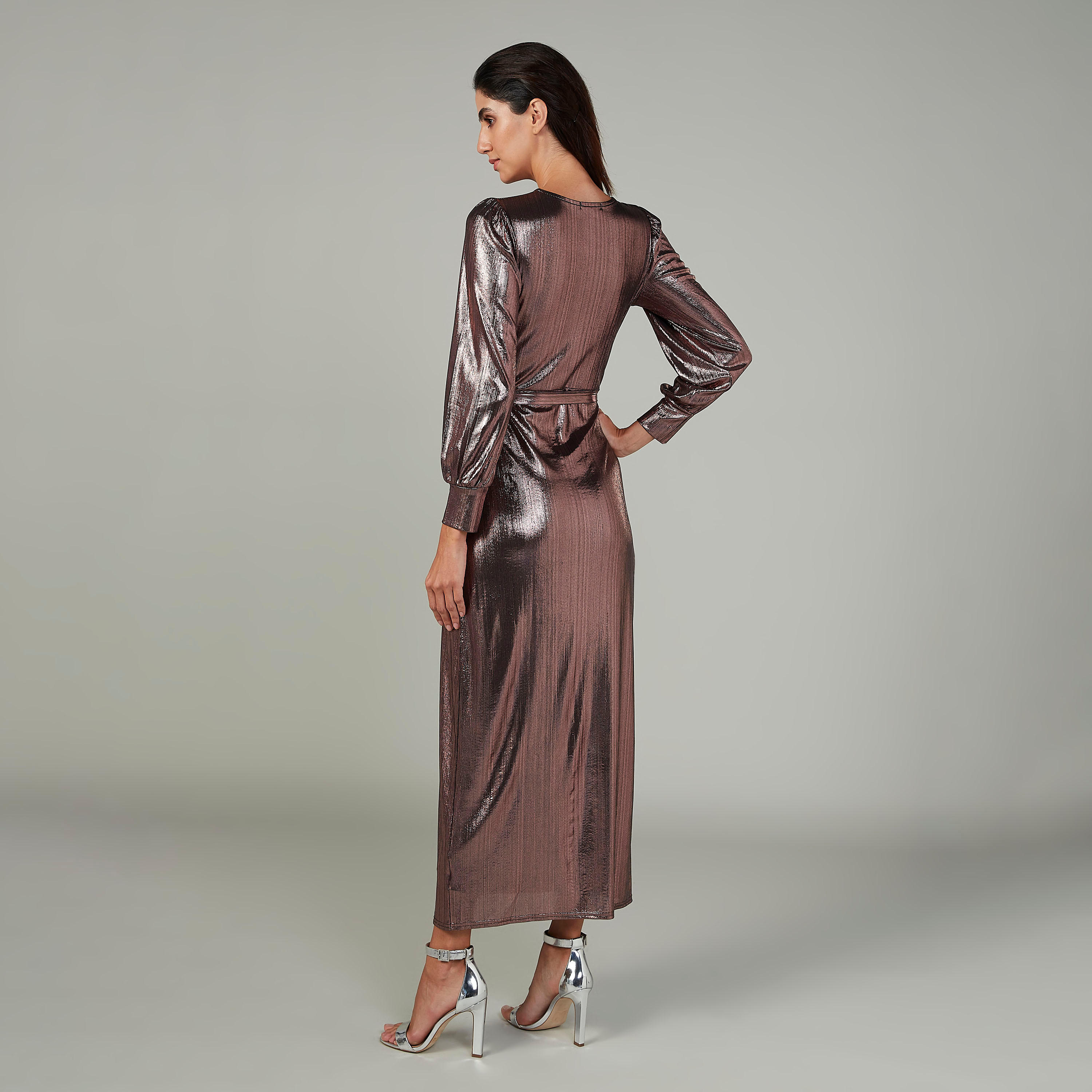 فستان طويل ملفوف بأكمام بيشوب وأربطة بتفاصيل مزينة-women-clothing-dresses-image-4