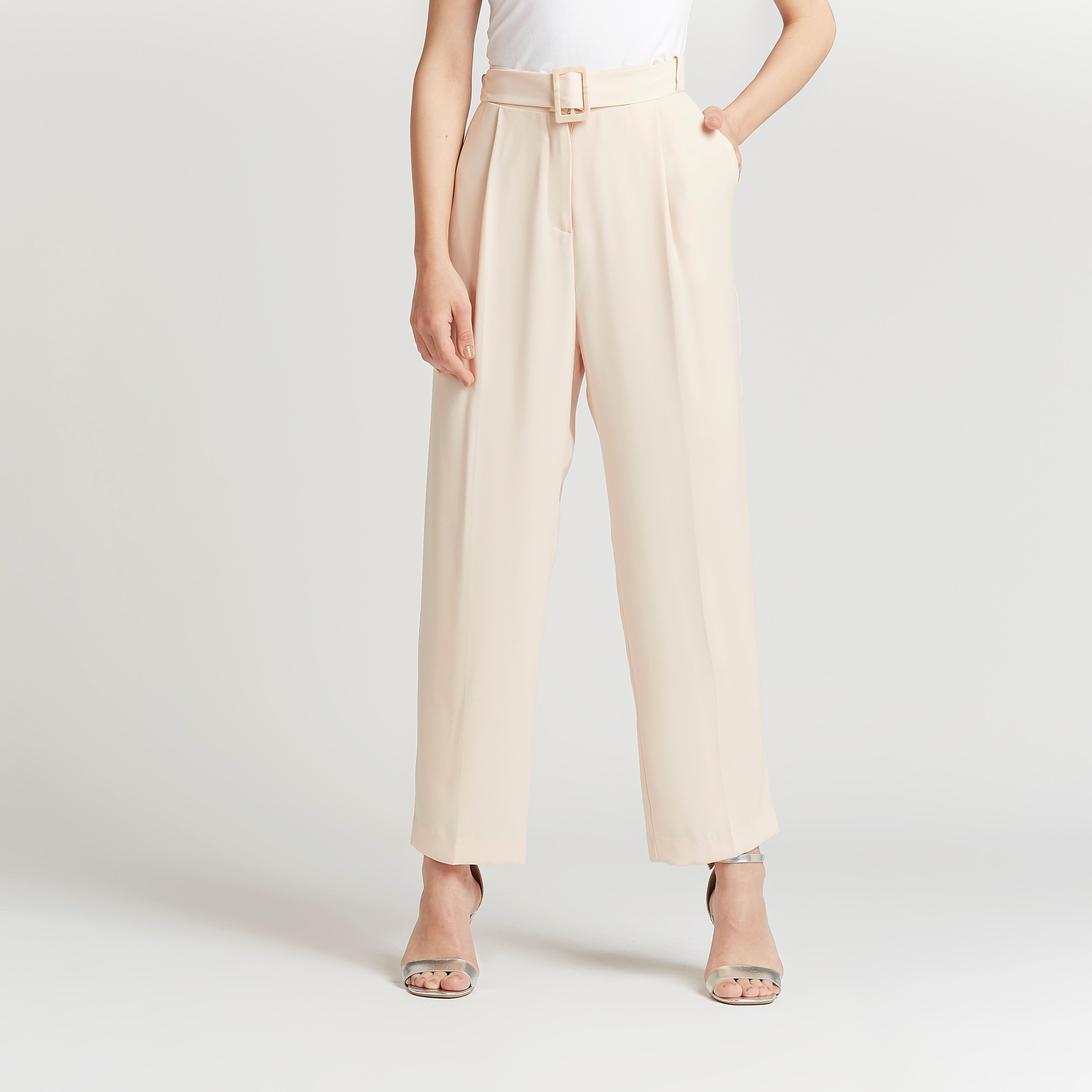 بنطلون طويل سادة بخصر متوسّط الإرتفاع وجيوب وحزام-women-clothing-bottoms-trousers-image-1