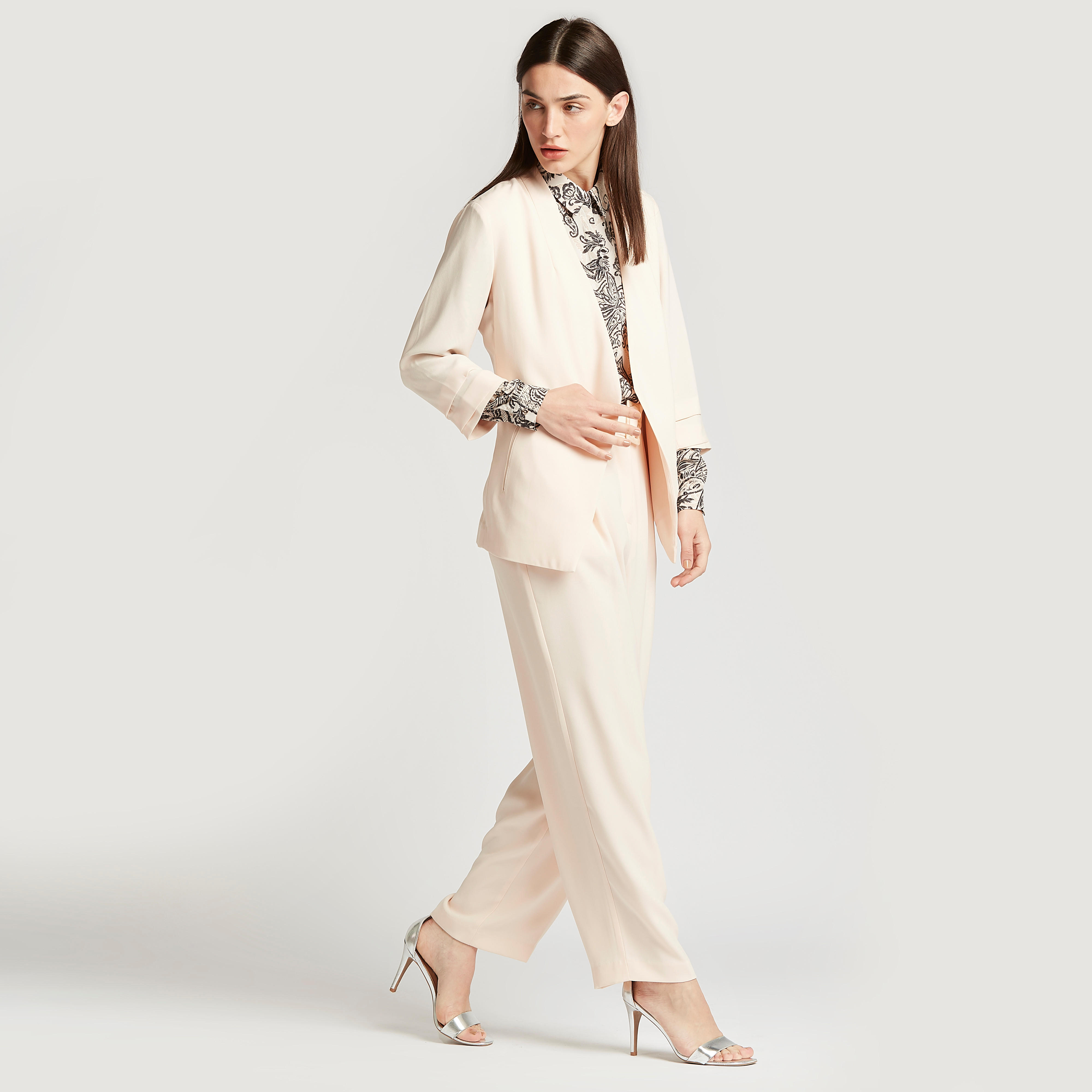 بنطلون طويل سادة بخصر متوسّط الإرتفاع وجيوب وحزام-women-clothing-bottoms-trousers-image-4